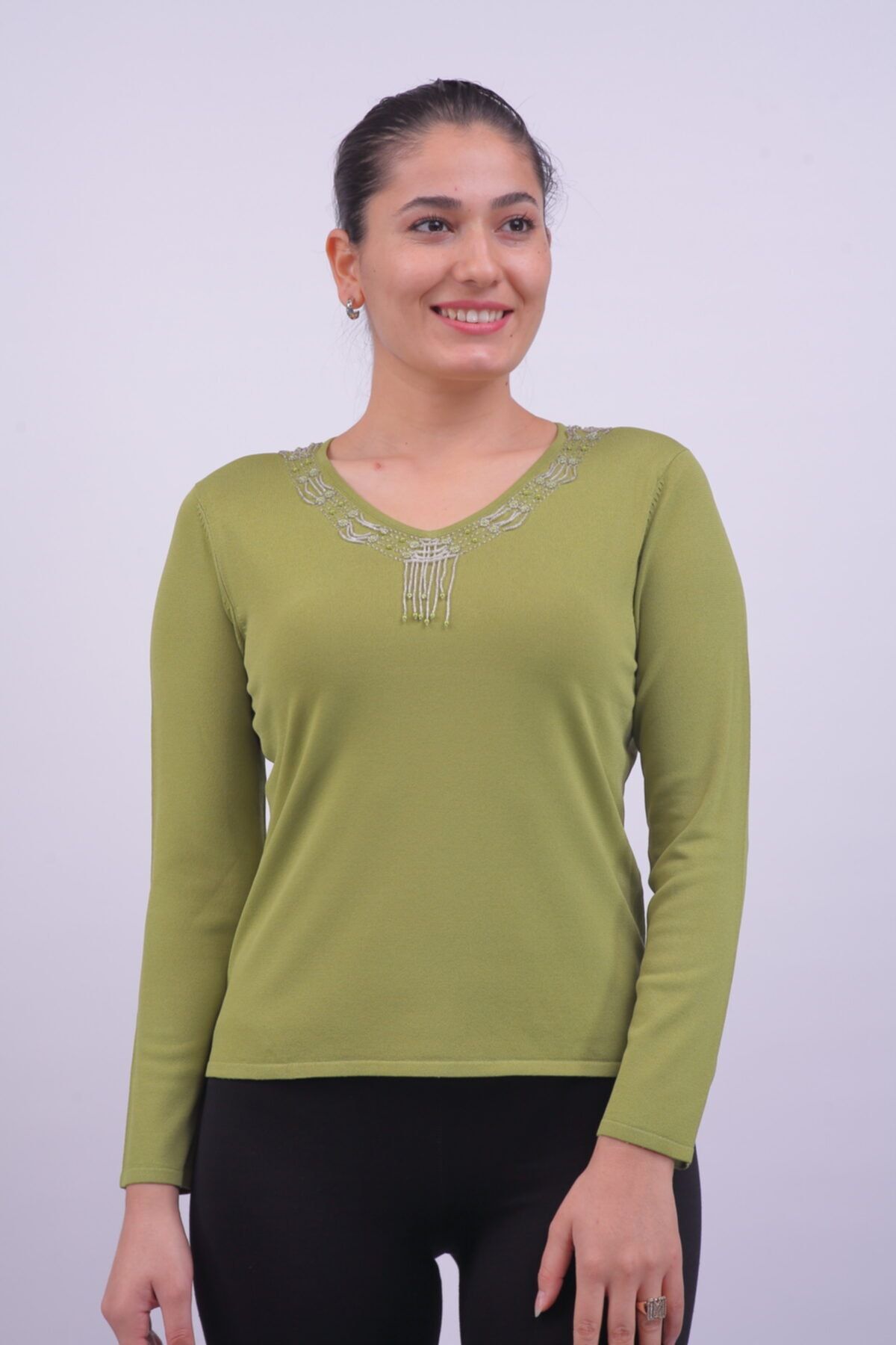Sude Kadın Ithal Boncuk Işlemeli El Işi Uzun Kol Yeşil Triko Bluz 6147