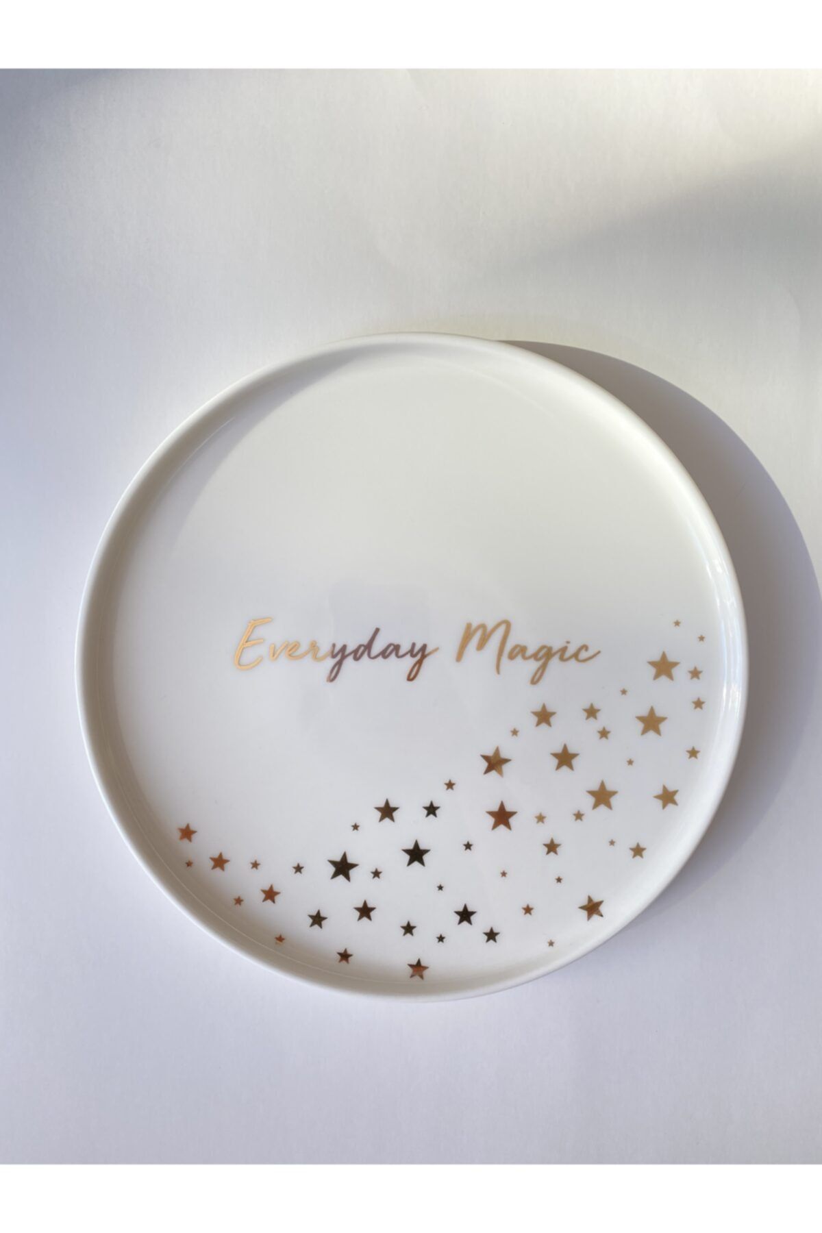 Love is Home “everyday Magic” Yazılı Porselen Gold Tabak-22 Cm