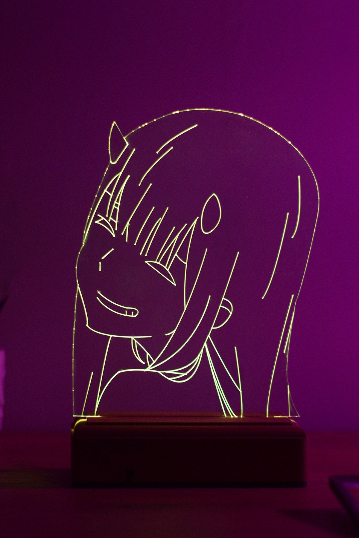 Modiwa Design Anime Darling In The Franxx 002 Zero Two 16 Renk Gece Lambası