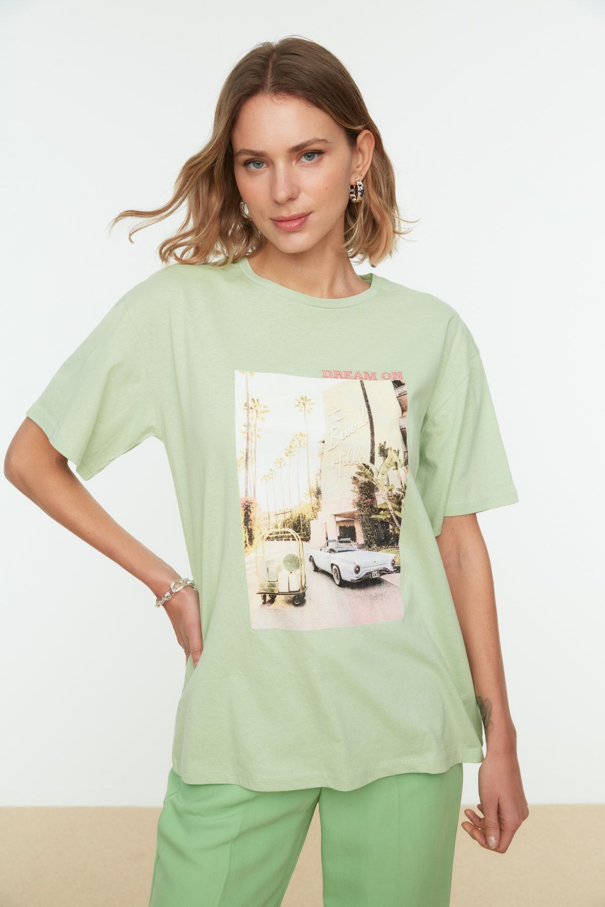 TRENDYOLMİLLA Mint Baskı ve Nakışlı Boyfriend Örme T-Shirt TWOSS20TS0574