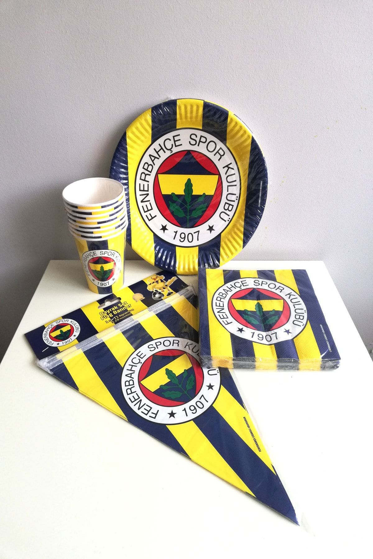 BalonEvi Fenerbahçe (fb) Parti Seti (8 Kişilik) 4'lü
