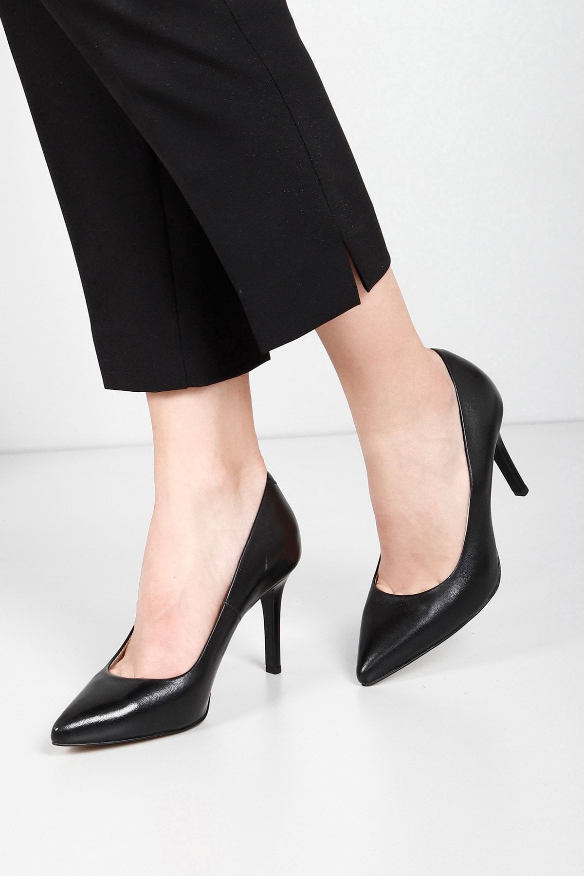 GÖNDERİ(R) Siyah Gön Hakiki Deri Sivri Burun Yüksek Ince Topuklu Stiletto Kadın Ayakkabı 24127