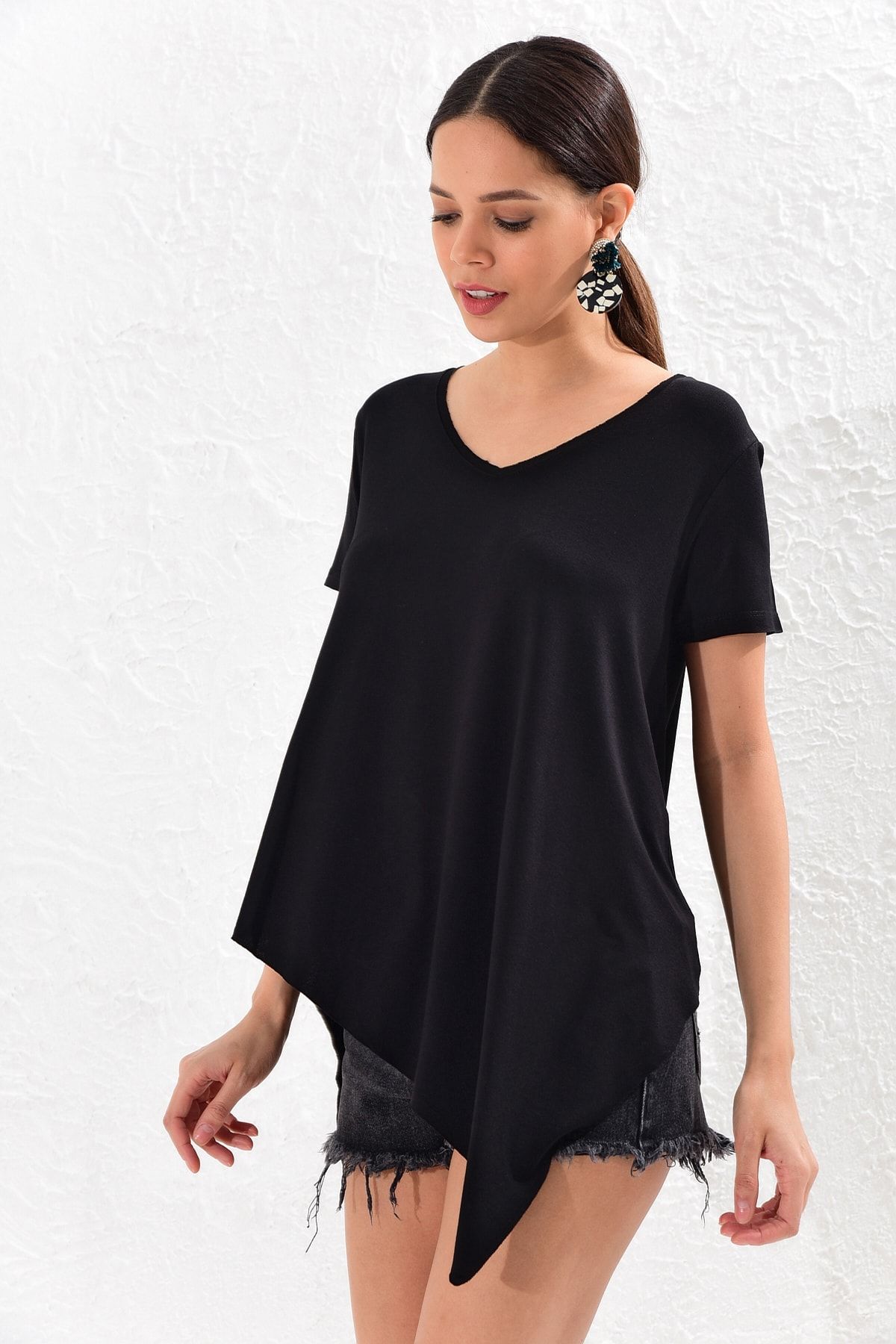 Cool & Sexy Kadın Siyah Asimetrik T-Shirt TZ2417