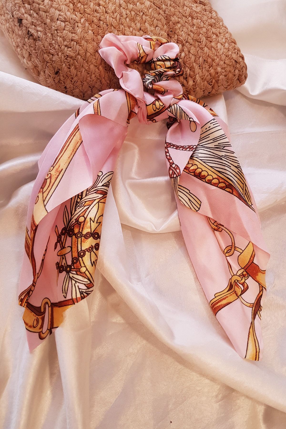 BAHELS Kadın Bebek Pembesi Gold Zincir Detaylı Desenli Fularlı Saç Lastiği Toka