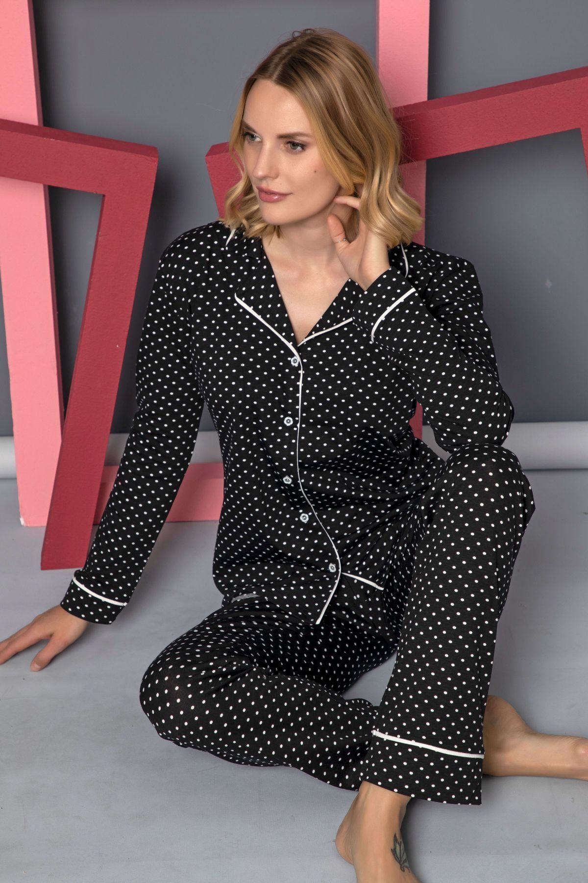 Siyah İnci Pamuklu Likralı Düğmeli Biyeli Pijama Takım