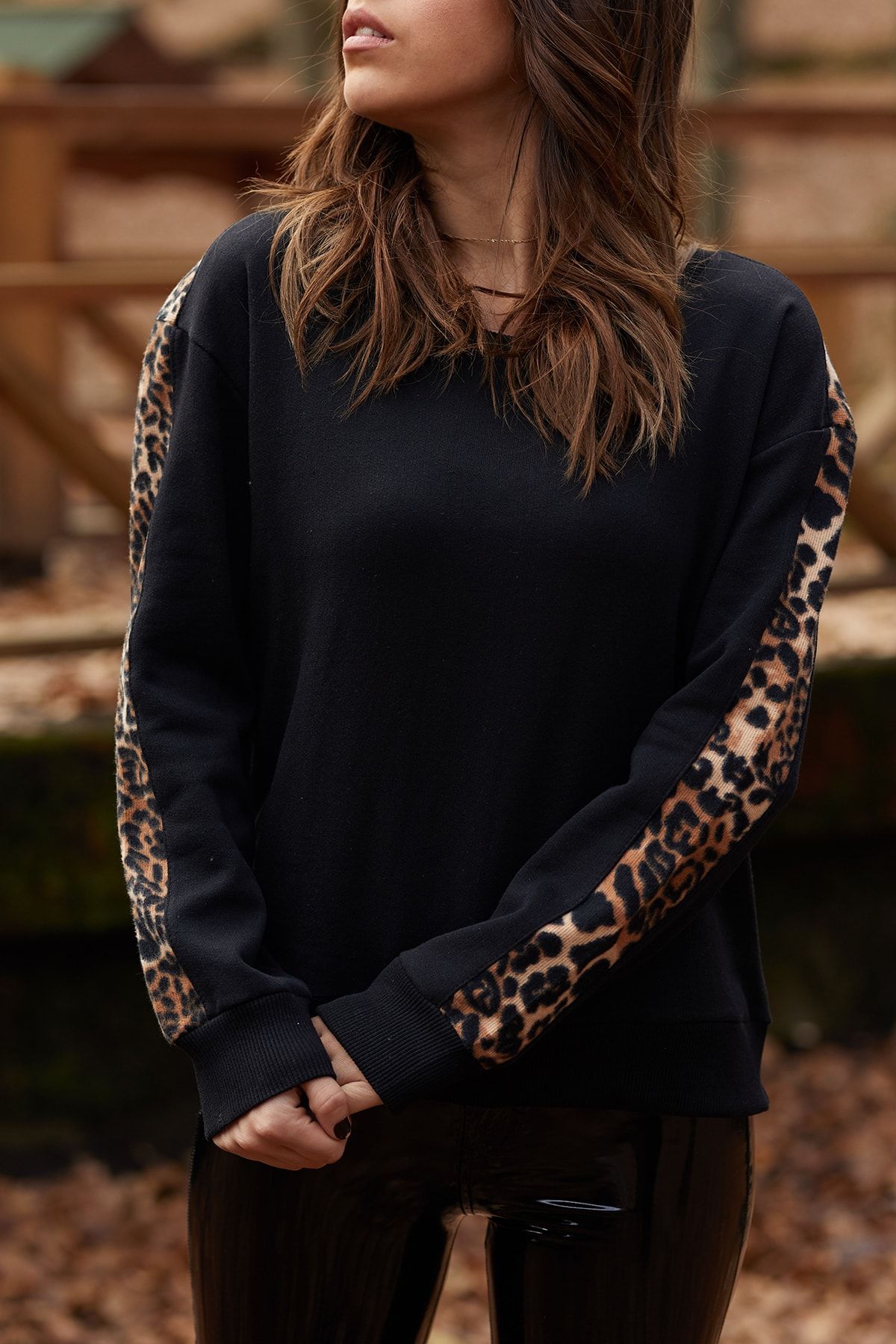 XHAN Kadın Siyah Leopar Detaylı Sweatshirt  9KXK8-41671-02