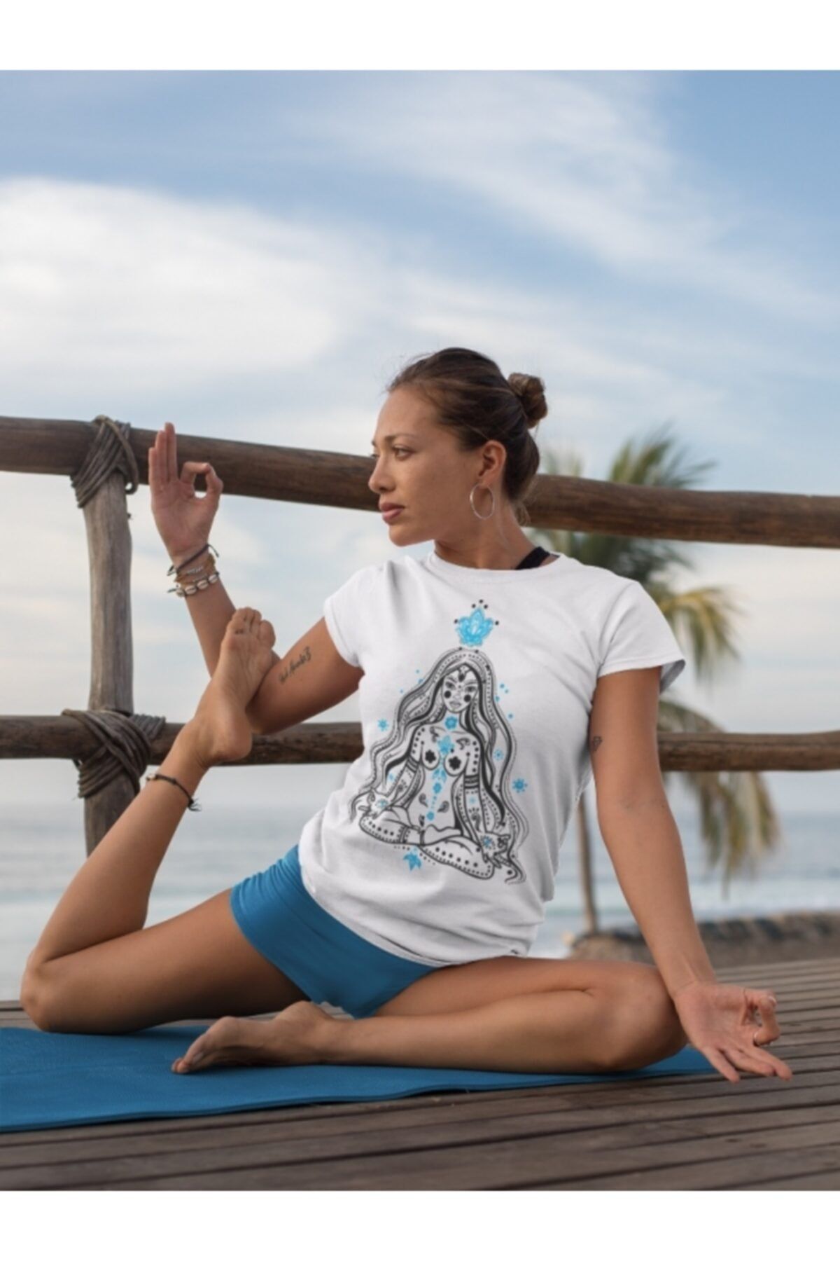 SCUBAPROMO Yoga And Meditation Beyaz Kadın Tişört