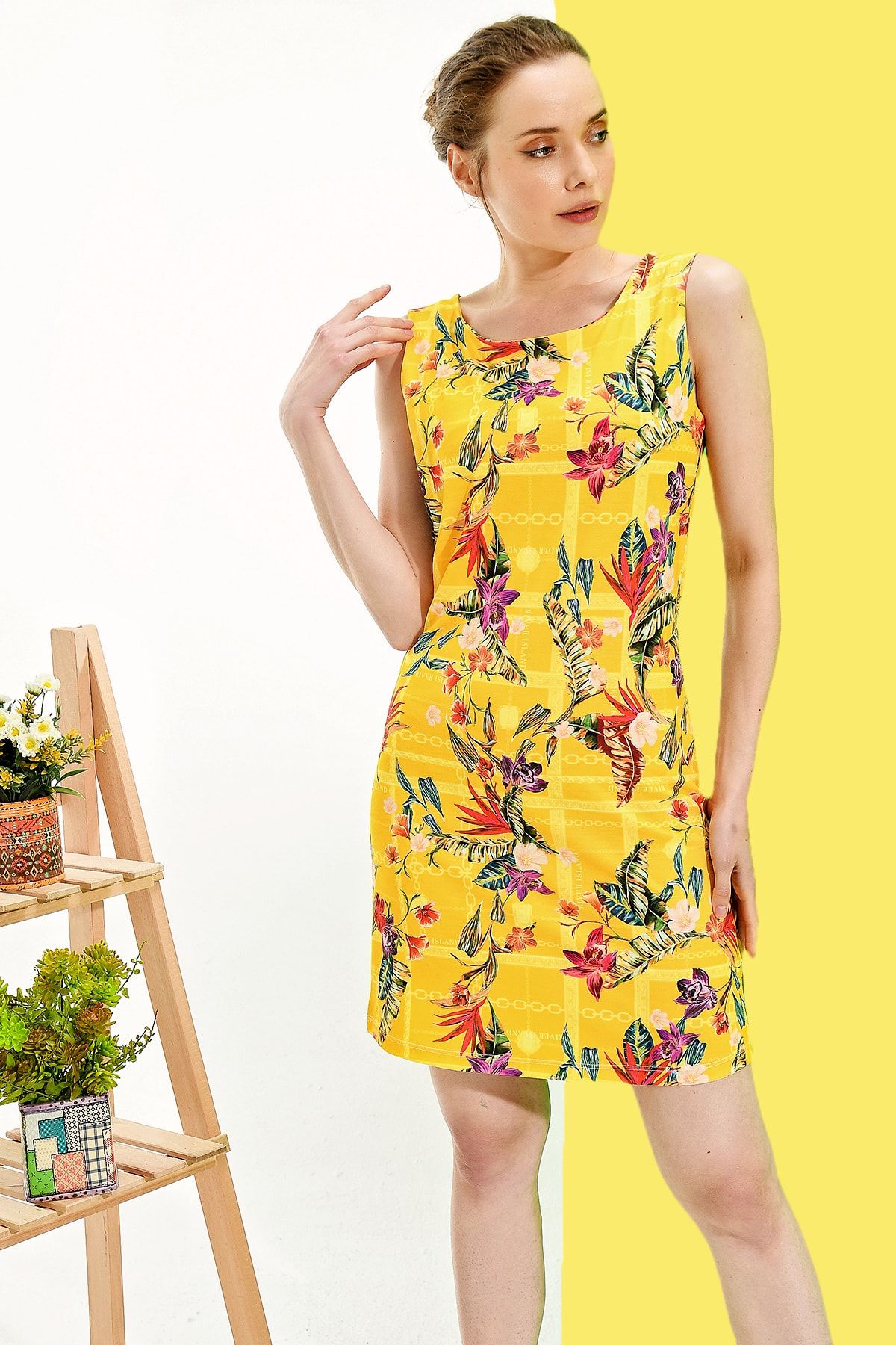 Trend Alaçatı Stili Kadın Sarı Kolsuz Çiçek Desenli Elbise Alc-015-124-Nwx