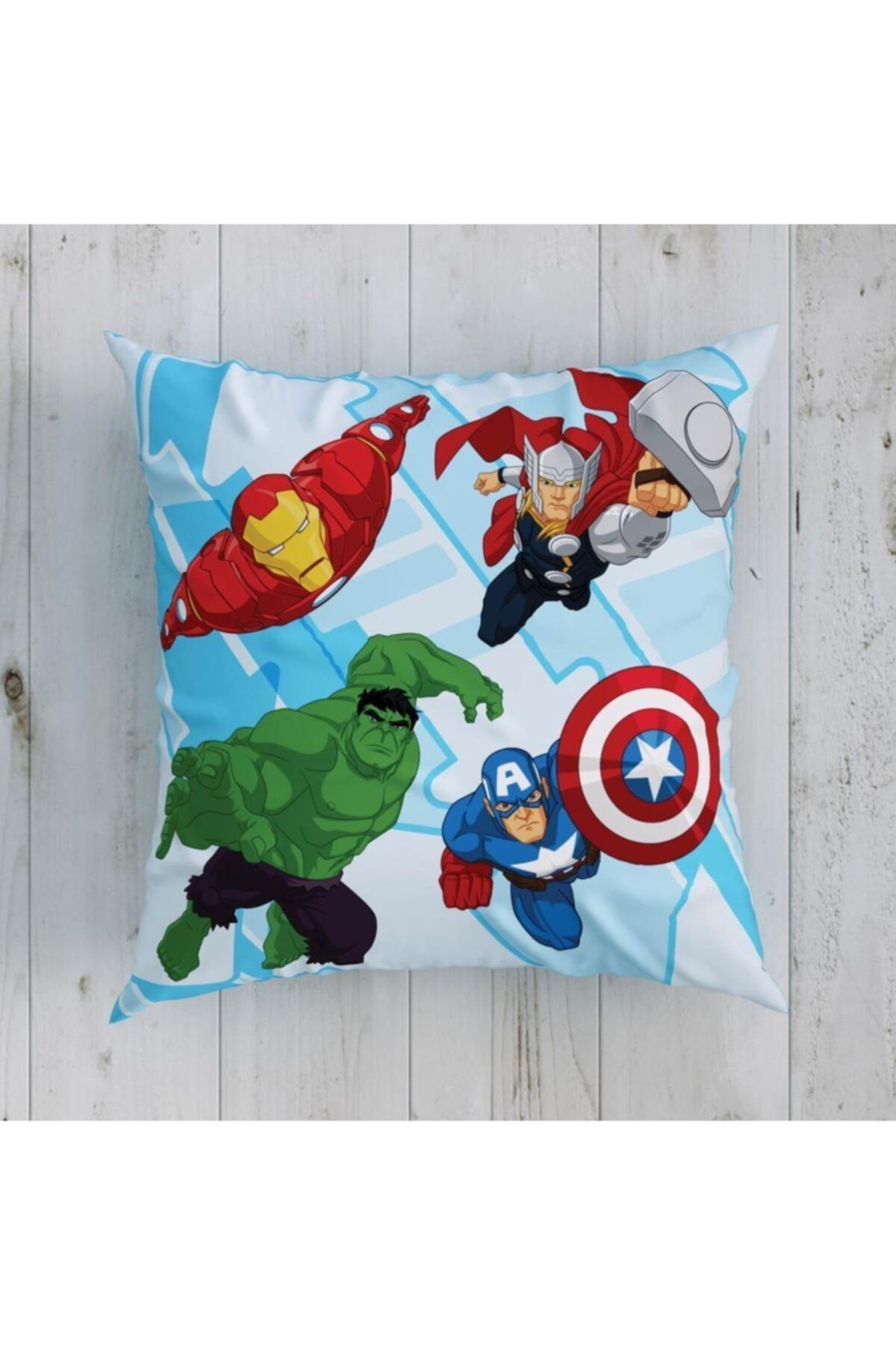 Taç Lisanslı Kırlent Avengers 40 x 40