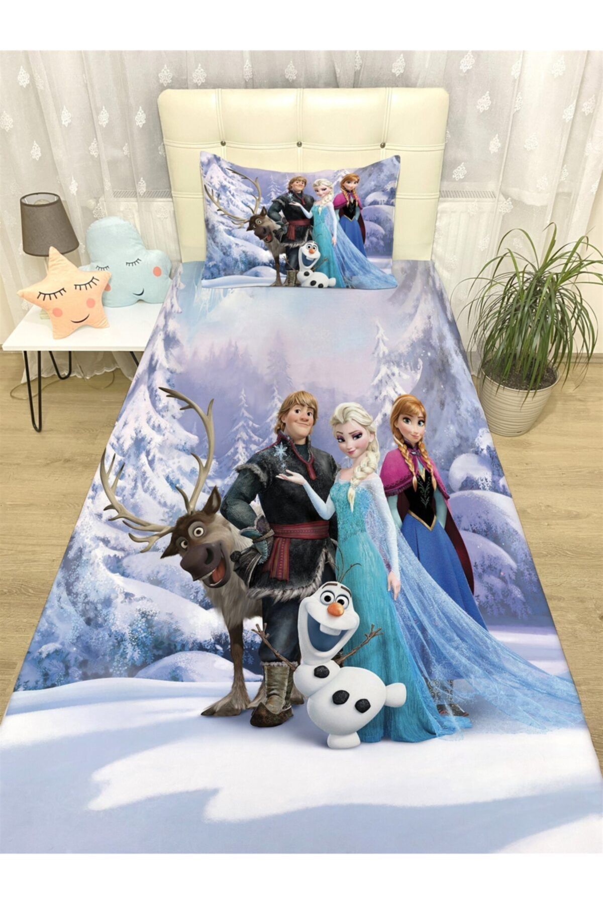 Evpanya Elsa Ve Dostları Desenli Yatak Örtüsü Ve Yastık