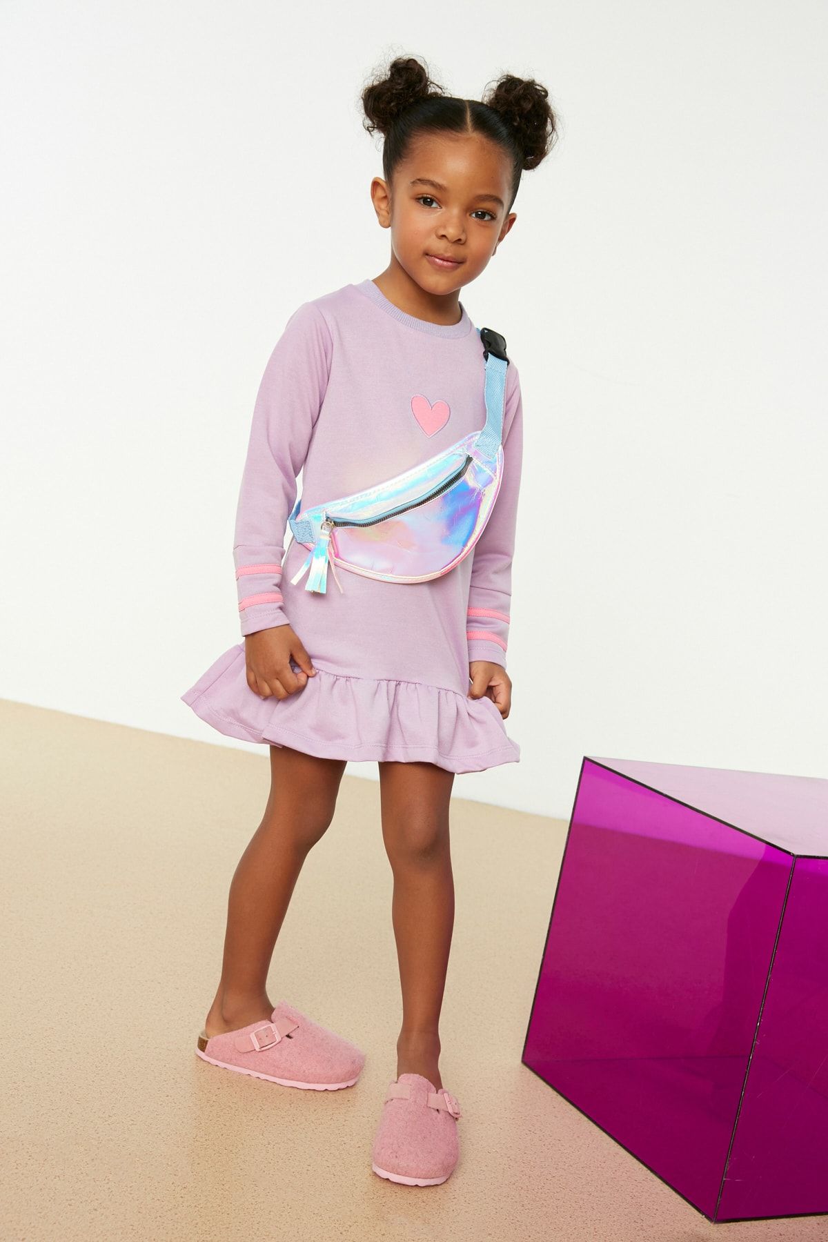 TRENDYOLKIDS Lila Şerit Detaylı Nakışlı Kız Çocuk Örme  Elbise