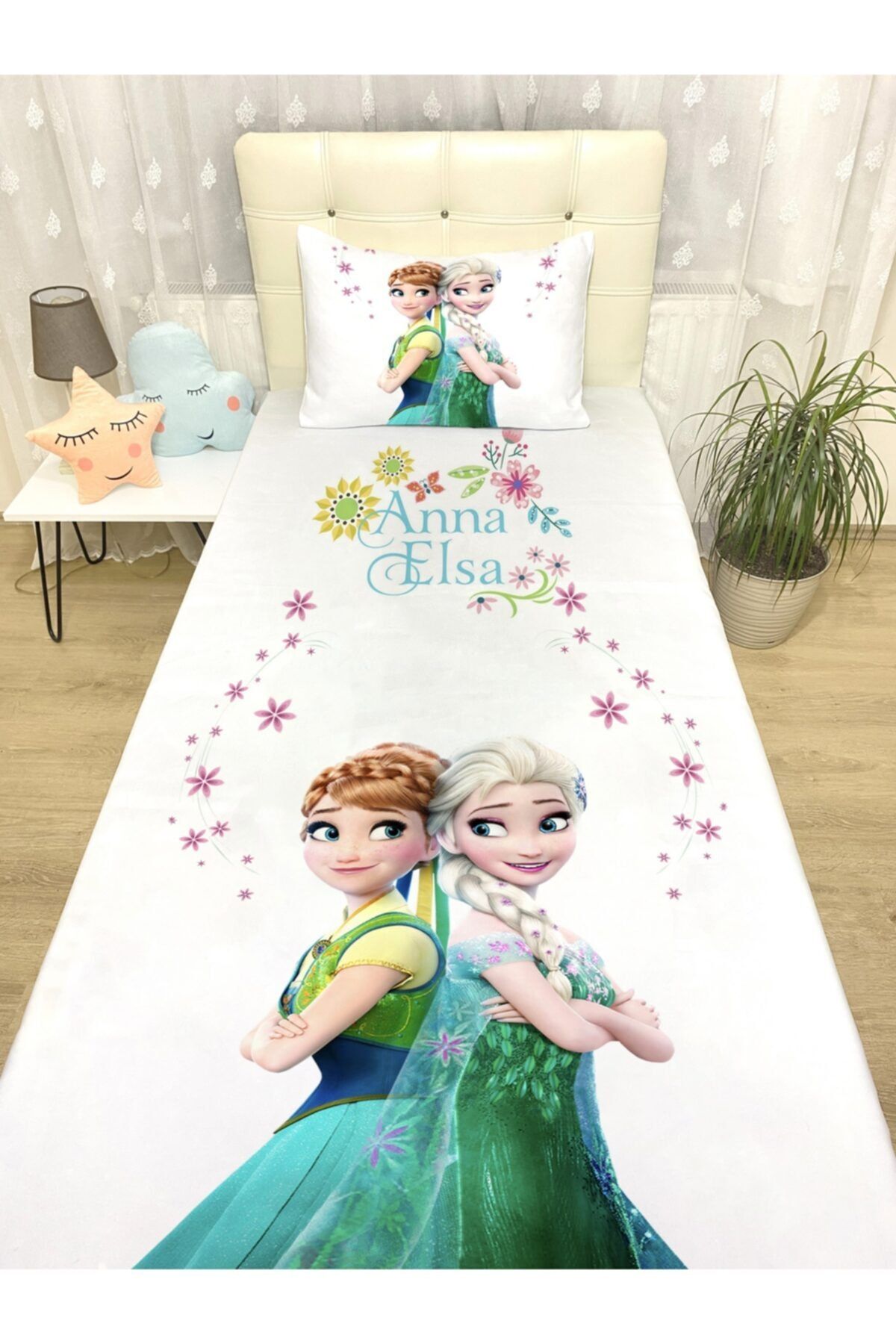 Evpanya Beyaz Elsa Ve Anna Desenli Yatak Örtüsü Ve Yastık