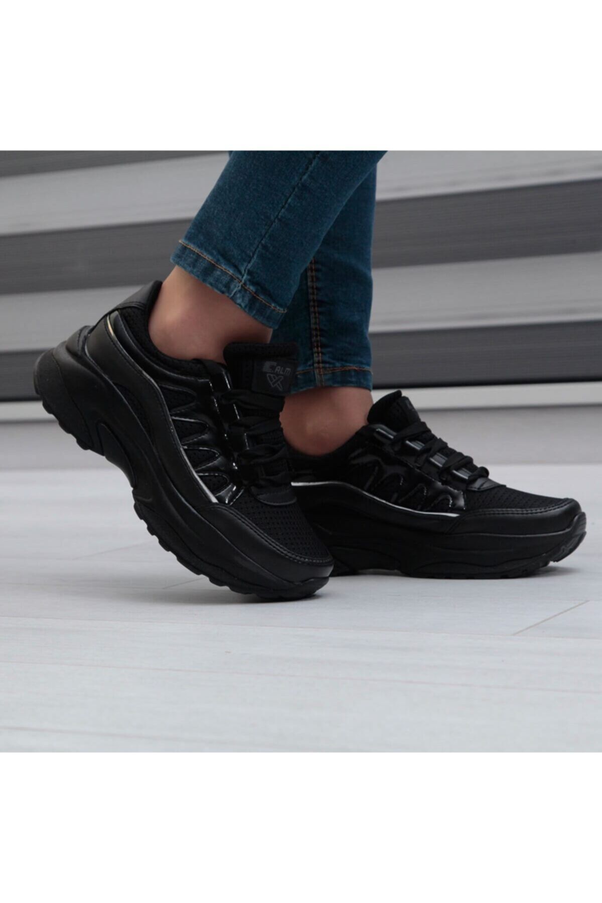 Almera Kadın Siyah Cilt  Spor Ayakkabısı