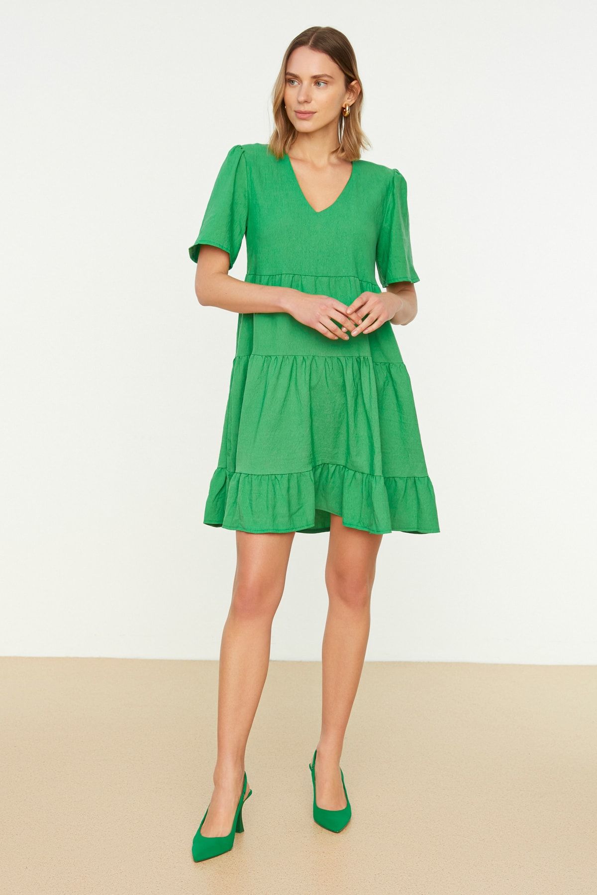 TRENDYOLMİLLA Zümrüt Yeşili Geniş Kesim Mini Dokuma Elbise TWOSS20EL0400