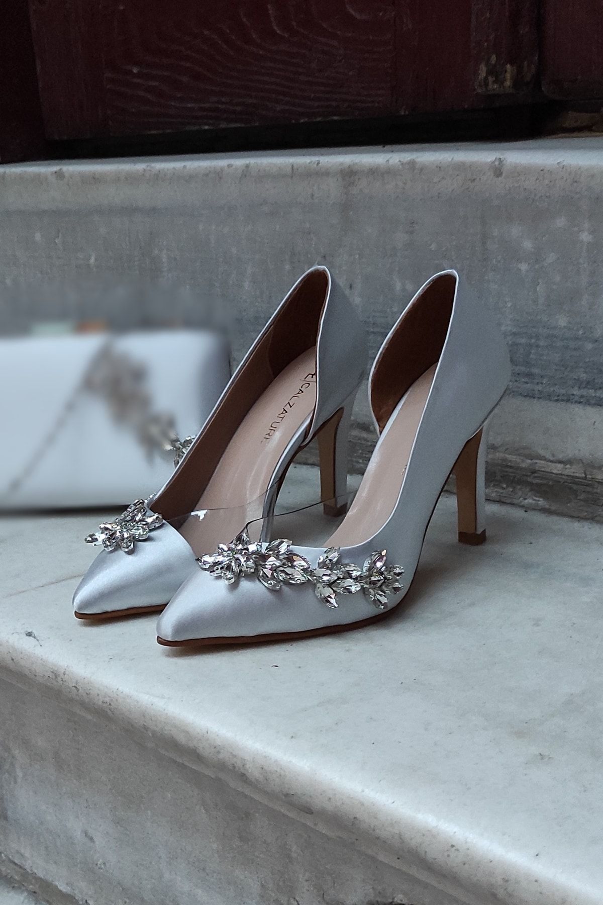 LA CALZATURE Gümüş Saten 9cm Yan Şeffaf Yıldız Taşlı Topuklu Stiletto Kadın Ayakkabı