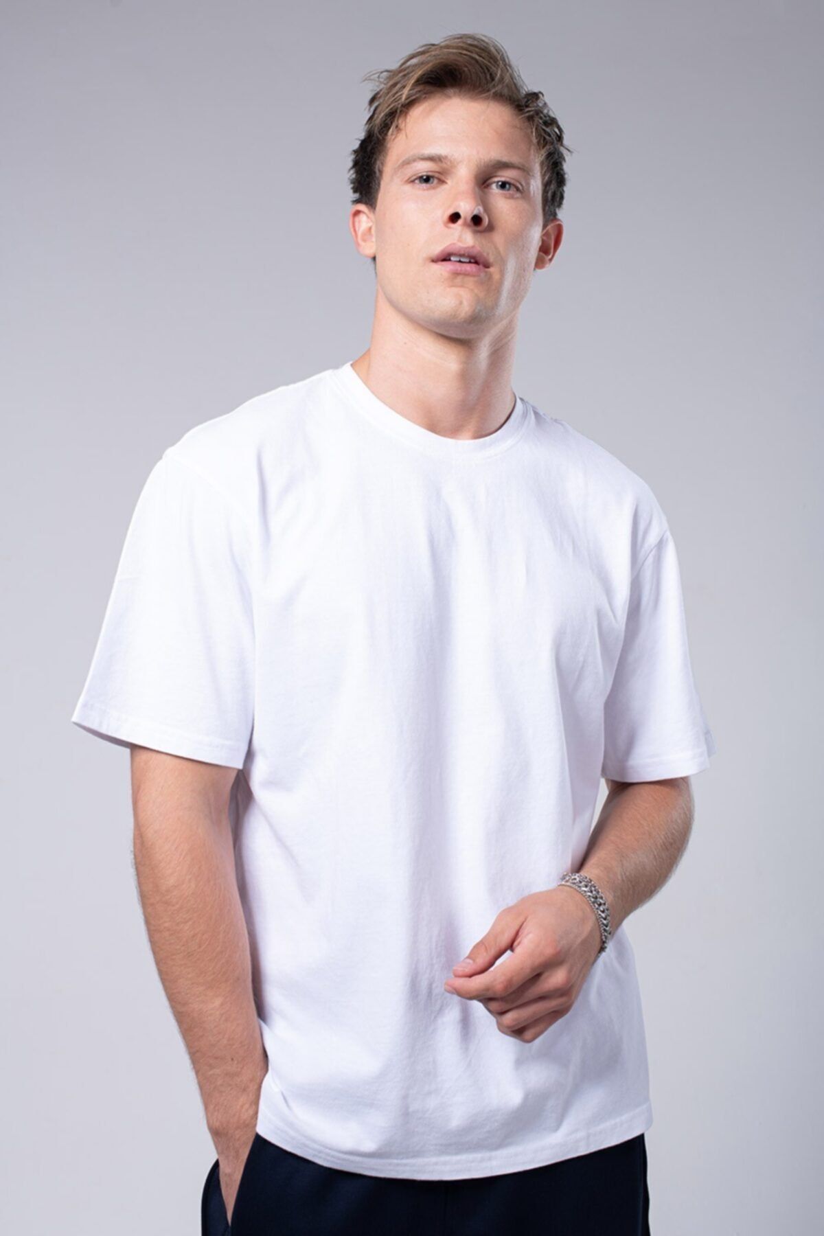IAMNOTBASIC Erkek Beyaz Oversize Tyler Tişört