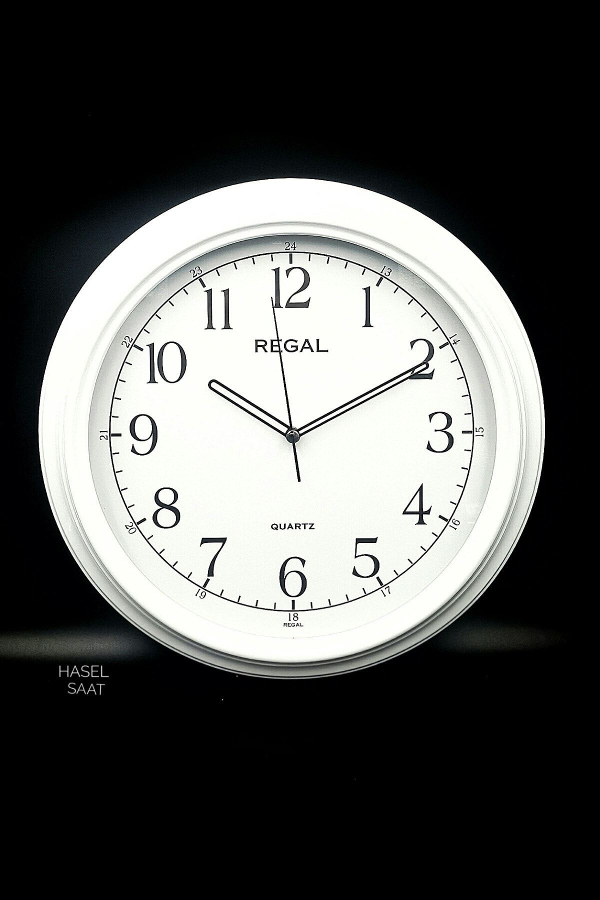 Regal Beyaz Duvar Saati Klasik Model 31 Cm