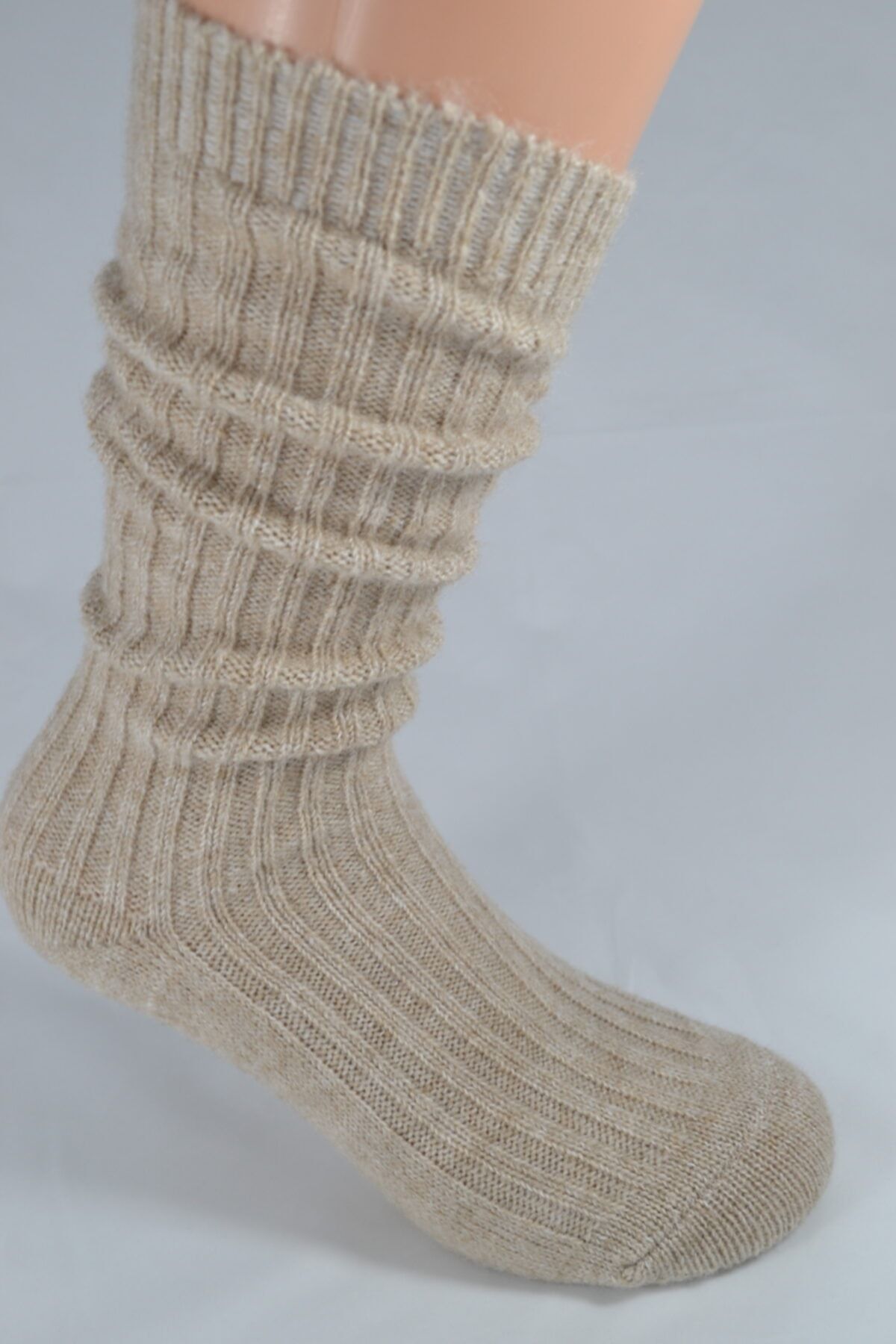 Bamuta Kadın Bej Yün Dizaltı Bot Çorabı