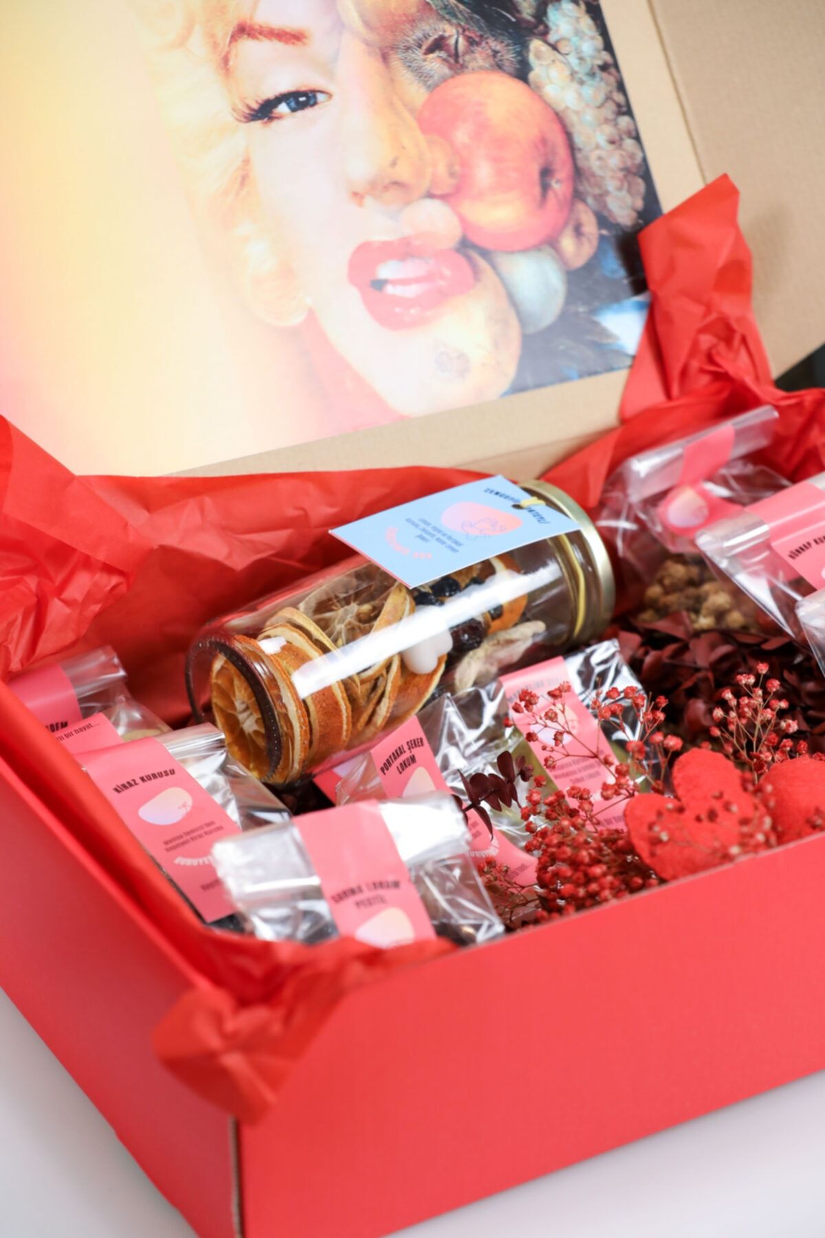 GURUYEMİŞ BOX Hayat Seninle Güzel Sevgililer Günü Doğum Günü Paketi Hediye Kutusu Kuruyemiş Lokum Şeker Kokteyl