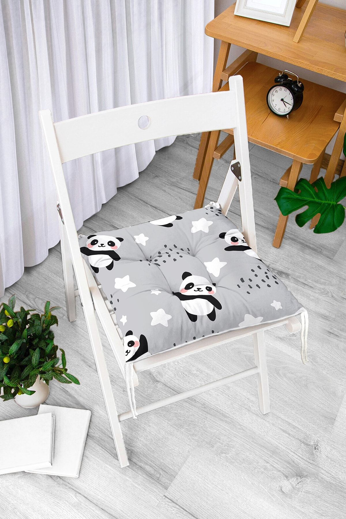 Realhomes Gri Zeminde Küçük Panda Özel Tasarım Dijital Baskılı Modern Pofidik Sandalye Minderi