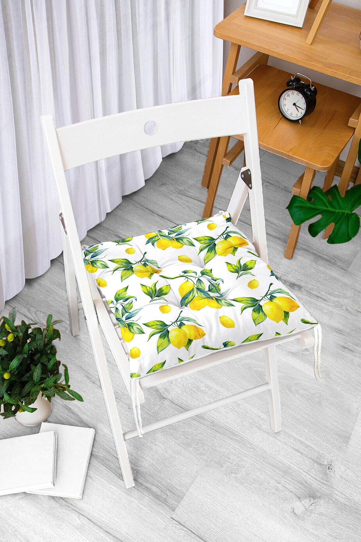 Realhomes Beyaz Zeminde Limon Desenli 3d Pofidik Kare Sandalye Minderi