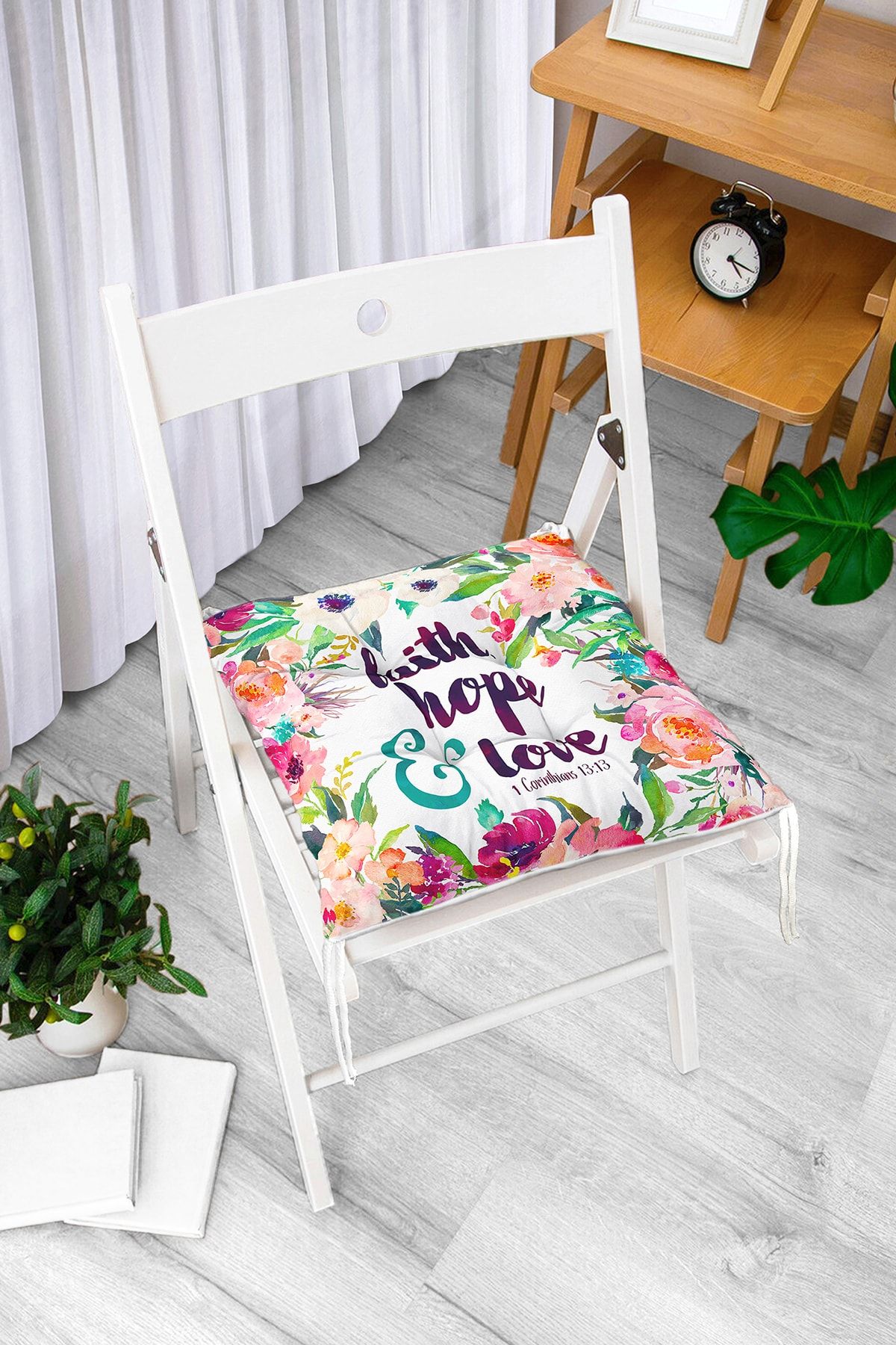 Realhomes Çiçek Desenli Yazılı Dijital Baskılı Pofidik Kare Sandalye Minderi