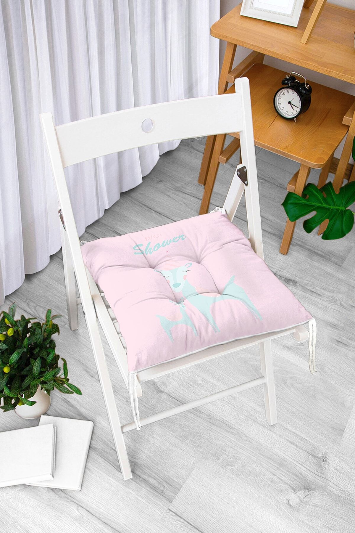 Realhomes Gri Zeminde Sevimli Geyik Tasarımlı Çocuk Odası Pofidik Sandalye Minderi