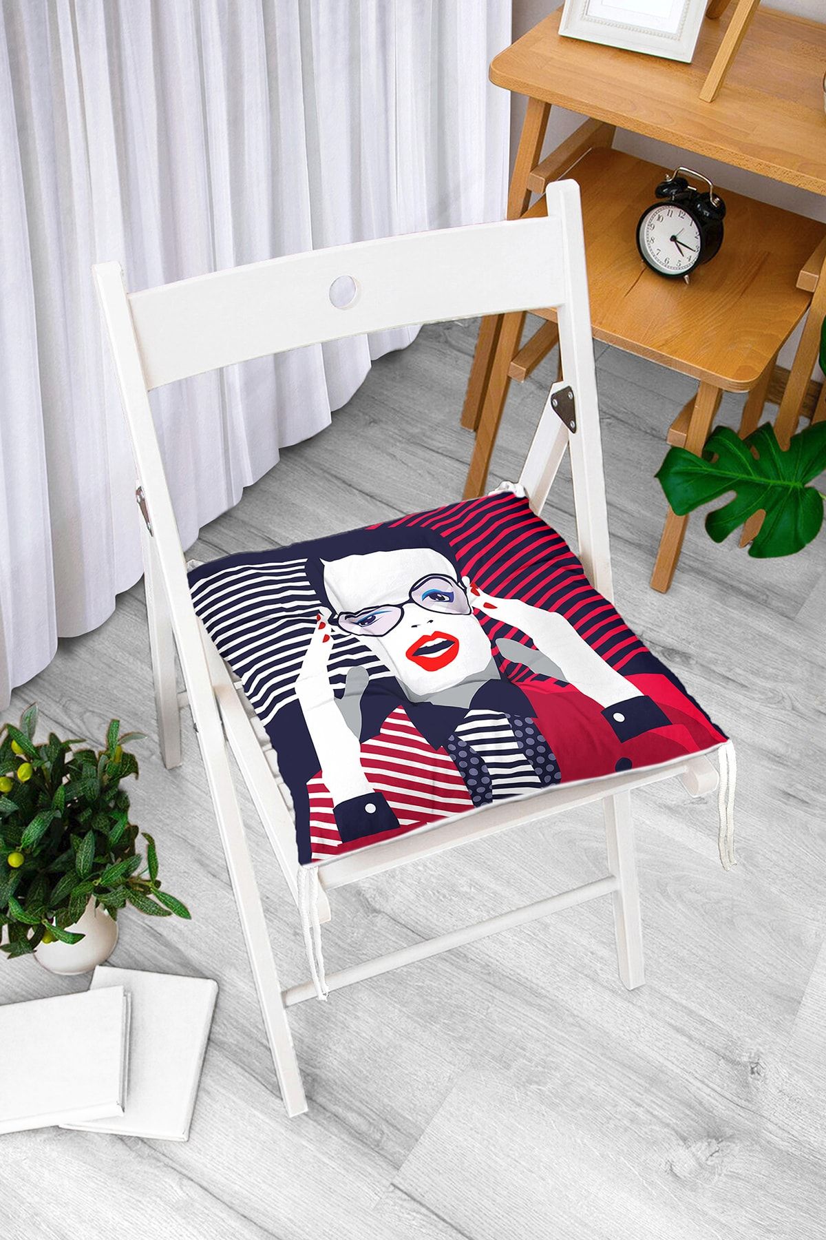 Realhomes Pop Art Mujer Elegante Tasarımlı Dijital Baskılı Pofidik Sandalye Minderi