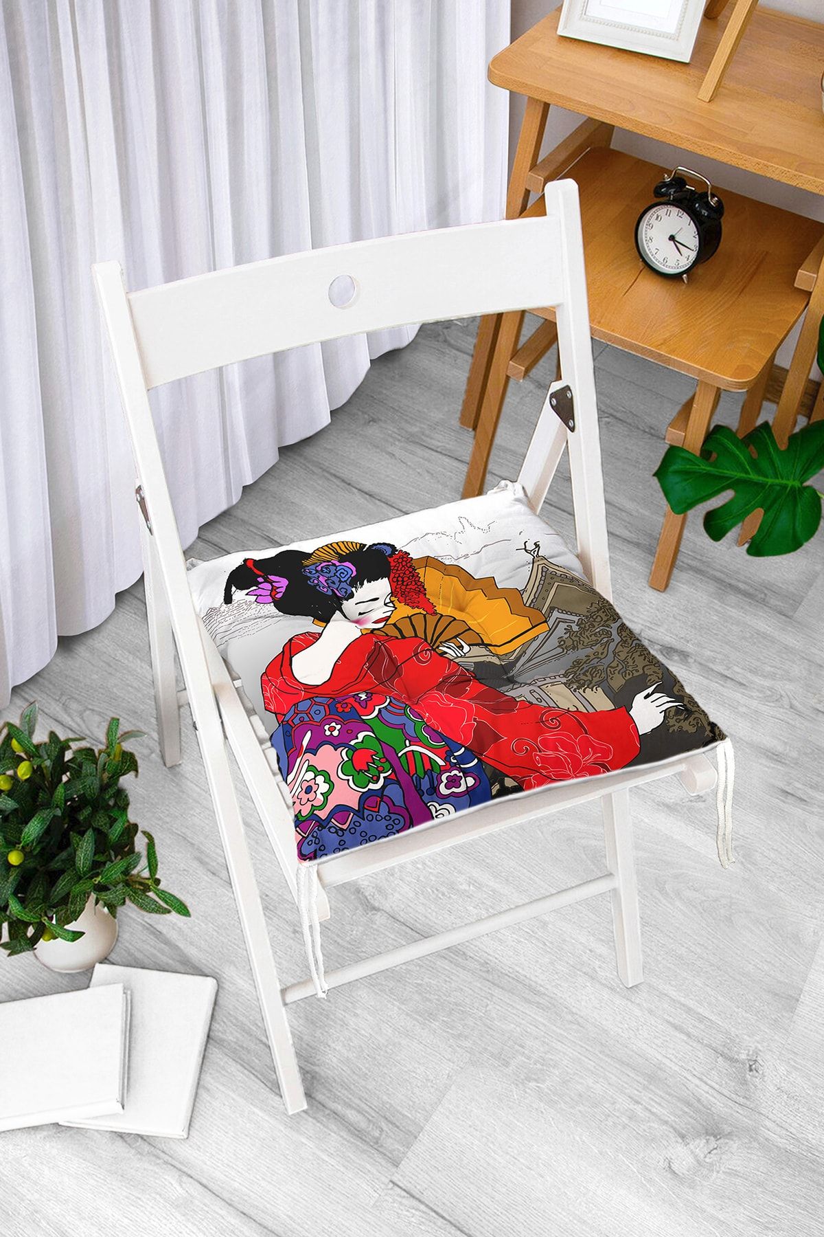 Realhomes Etnik Desen Zeminli Sarı Yelpazeli Japon Kadın Motifli Pofidik Sandalye Minderi