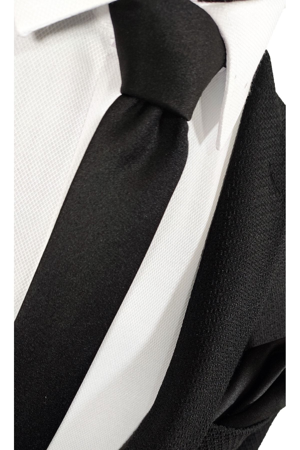 BLC Basic Line Co. Ekstra Ince Siyah Renk Düz Slim Fit 4 Cm Genişliğinde Kravat Mendil Seti Slim Fit Dar