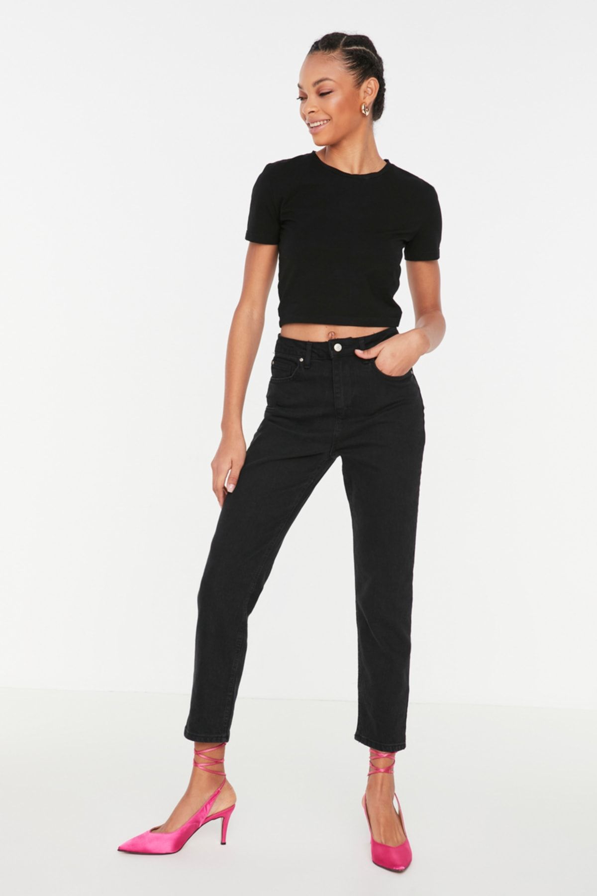 TRENDYOLMİLLA Siyah Yüksek Bel Slim Fit Jeans TWOSS21JE0020