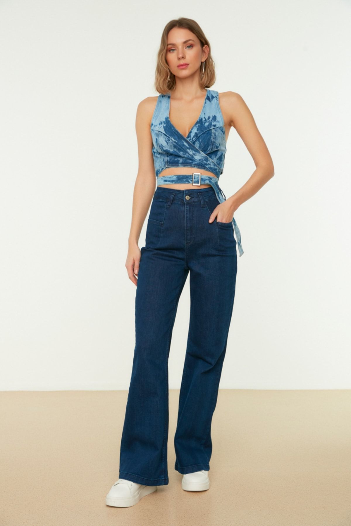 TRENDYOLMİLLA Lacivert Dikiş Detaylı Süper Yüksek Bel  Wide Leg Jeans TWOSS20JE0015