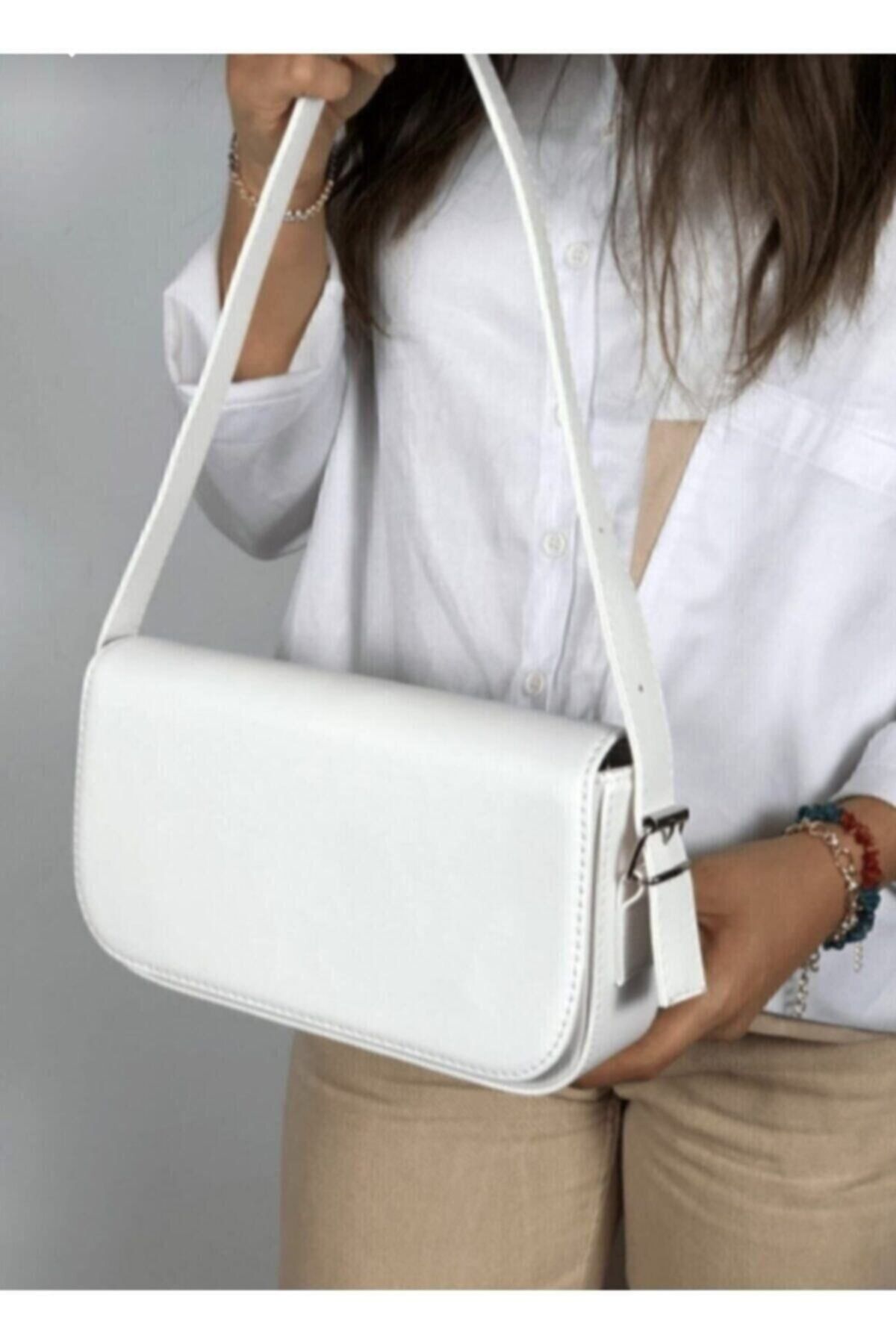 bag&more Kadın Beyaz Kapaklı Baget Çanta