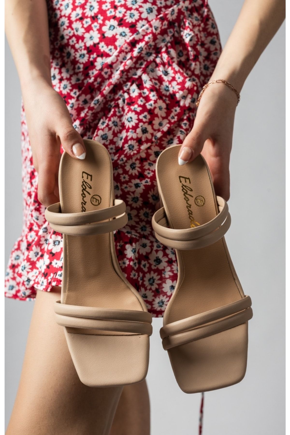 meyra'nın ayakkabıları Kadın Ten Çift Bantlı Topuklu Terlik