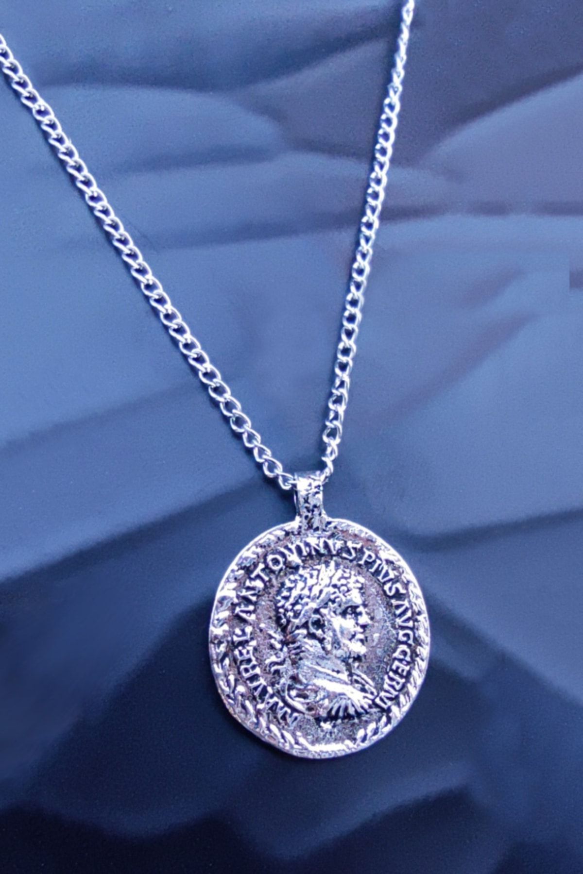 The Collection Antik Gümüş Kaplama Çift Taraflı Sezar Roma Sikkesi Kolye