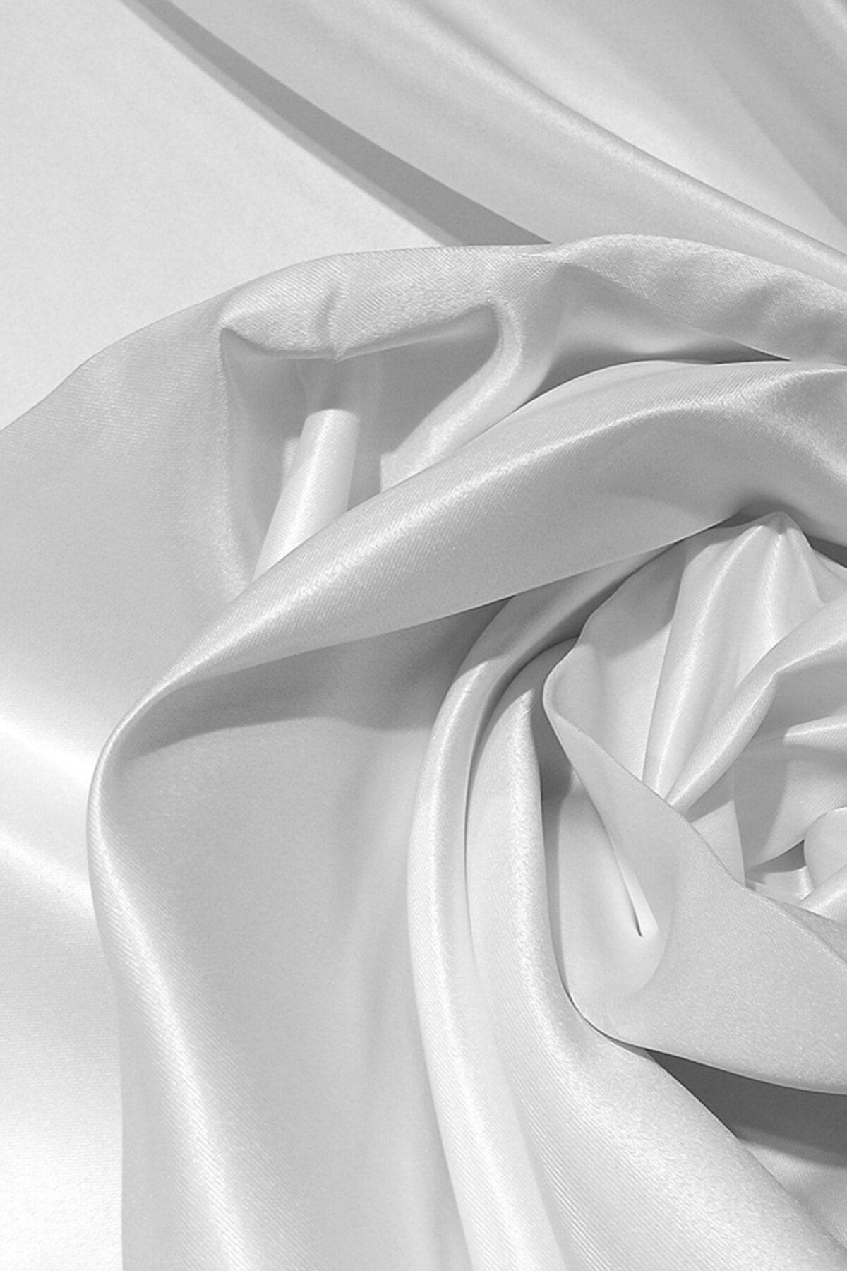 Leminor Taç Saten Kalın Işık Geçirmez Güneşlik Sık  Yeni Moda Sezon Ütü Istemez Perde Kar Beyaz 300x200 cm