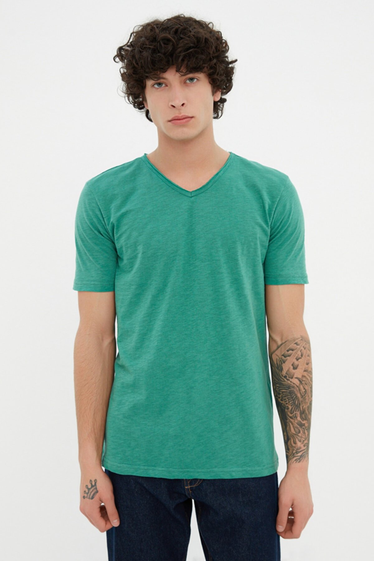 TRENDYOL MAN Yeşil  Basic Regular/Normal Kesim V Yaka %100 Pamuk Flamlı Süprem T-Shirt TMNSS20TS0035