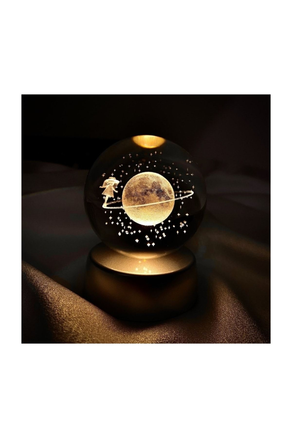 piraye bijuteri hediyelik eşya Satürn Çemberinde Yürüyen Kız Işıklı Cam Küre 8cm*6cm Usb Ve Pilli
