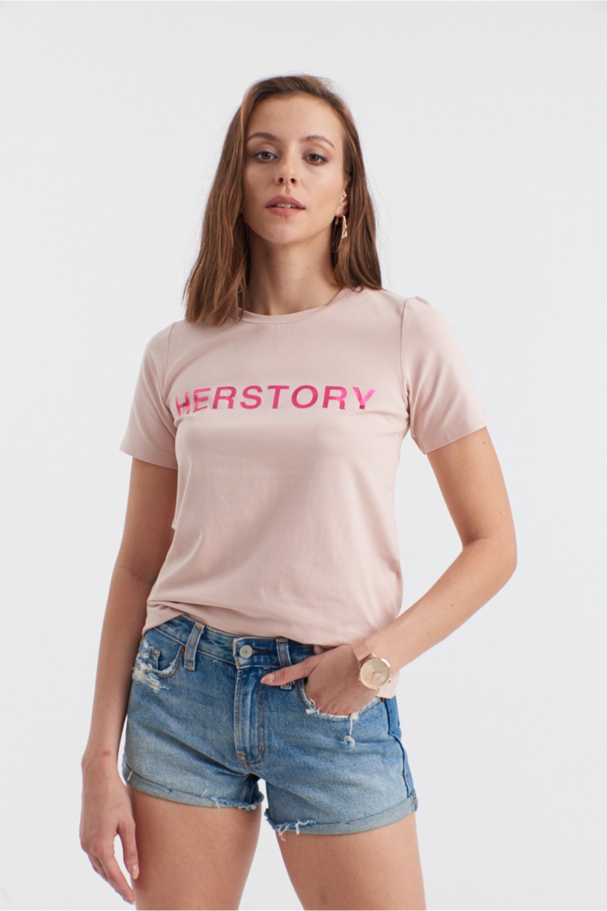 Hanna's Kadın Pudra Herstory Yazı Baskılı Basic T-shirt
