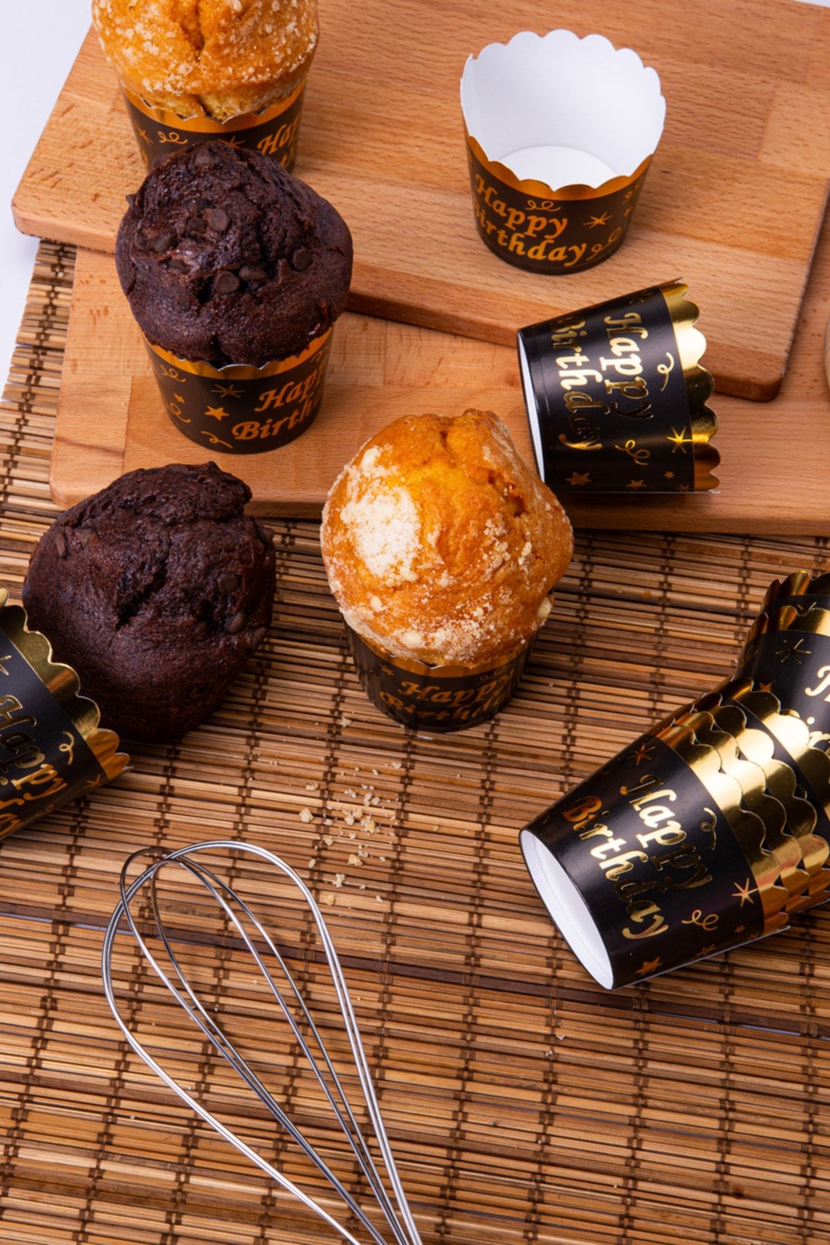 Huzur Party Store Gold Altın Yaldızlı Siyah 12'li Kek Kalıbı Happy Birthday Yazılı Fırında Dağılmayan 6.5x5 Cm Muffin