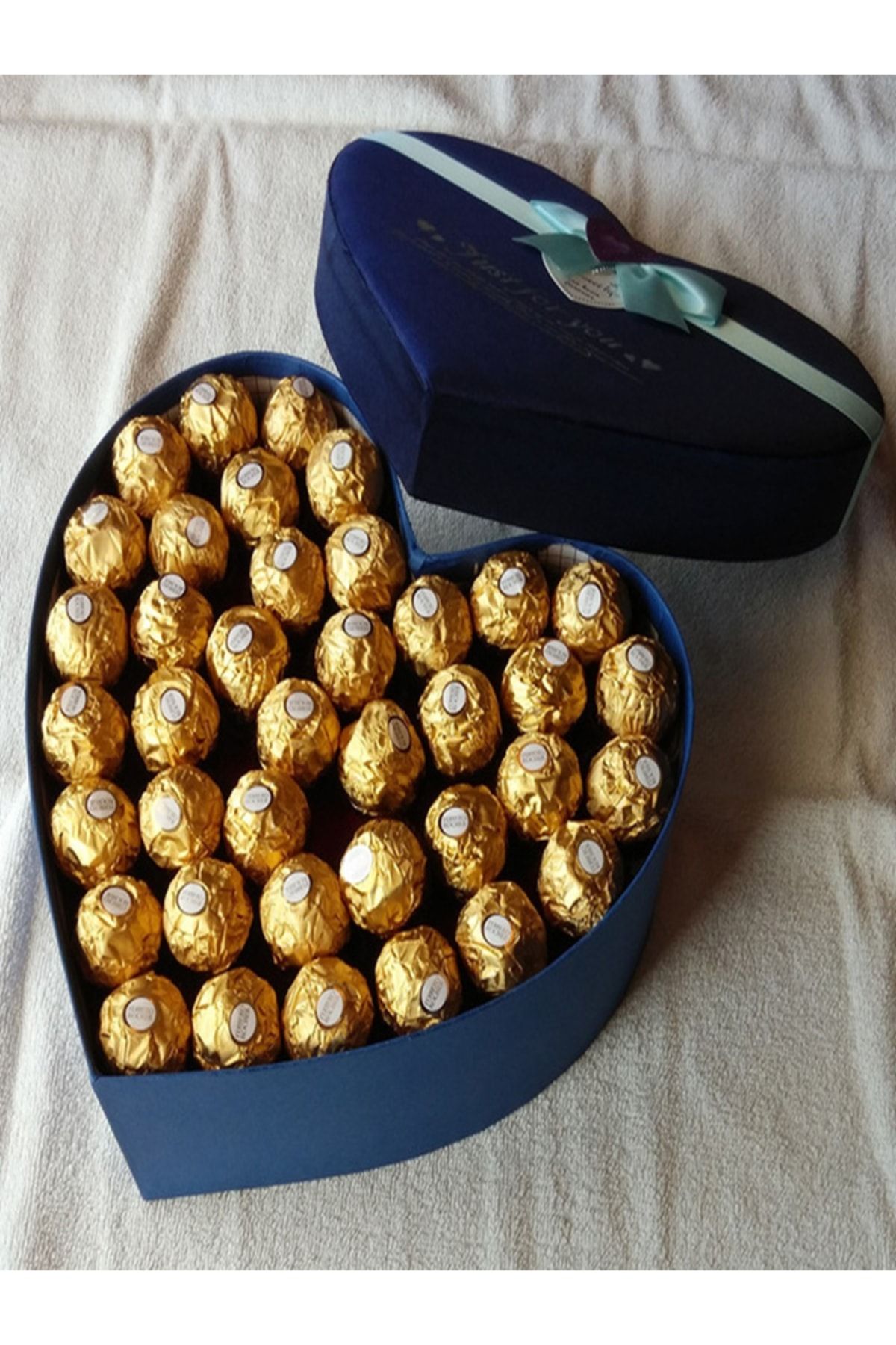 Ferrero Rocher Kalp Kutuda Çikolata