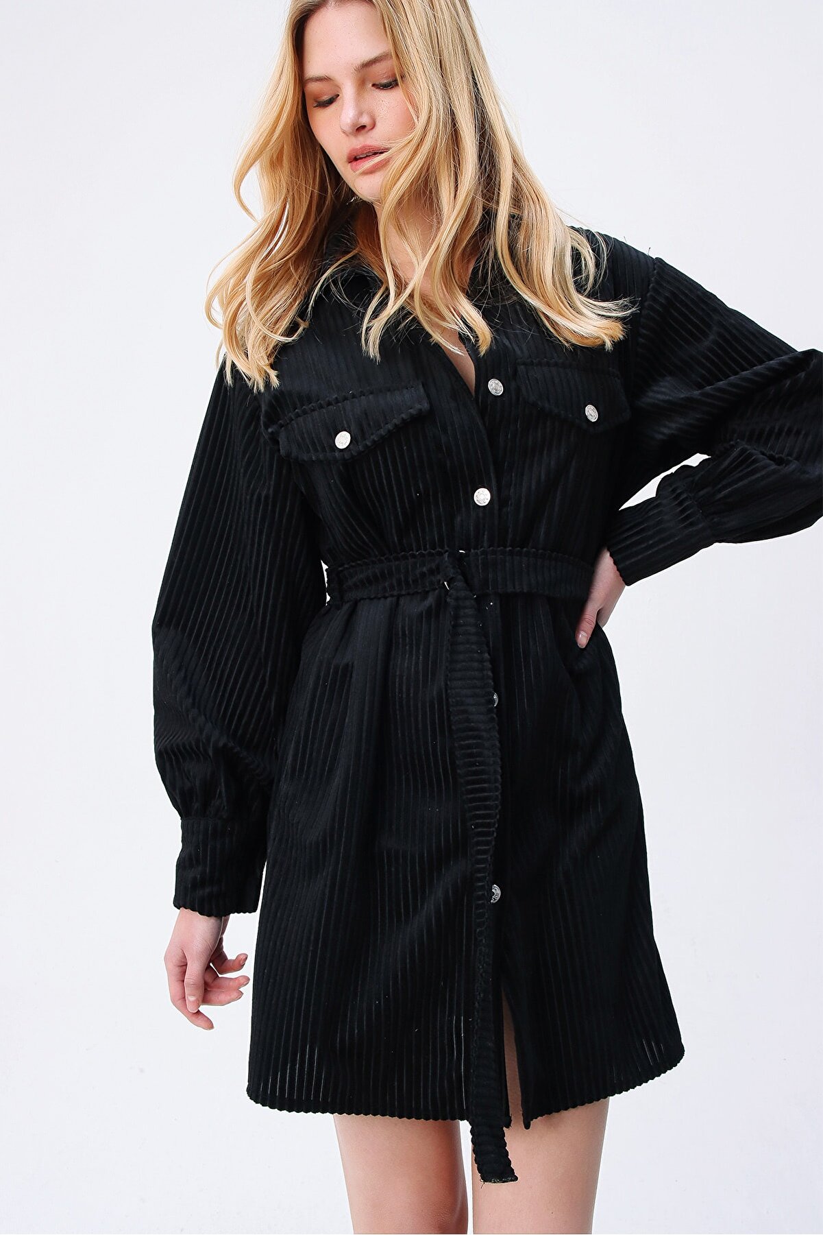 Trend Alaçatı Stili Kadın Siyah Kemerli Kadife Elbise ALC-X5458