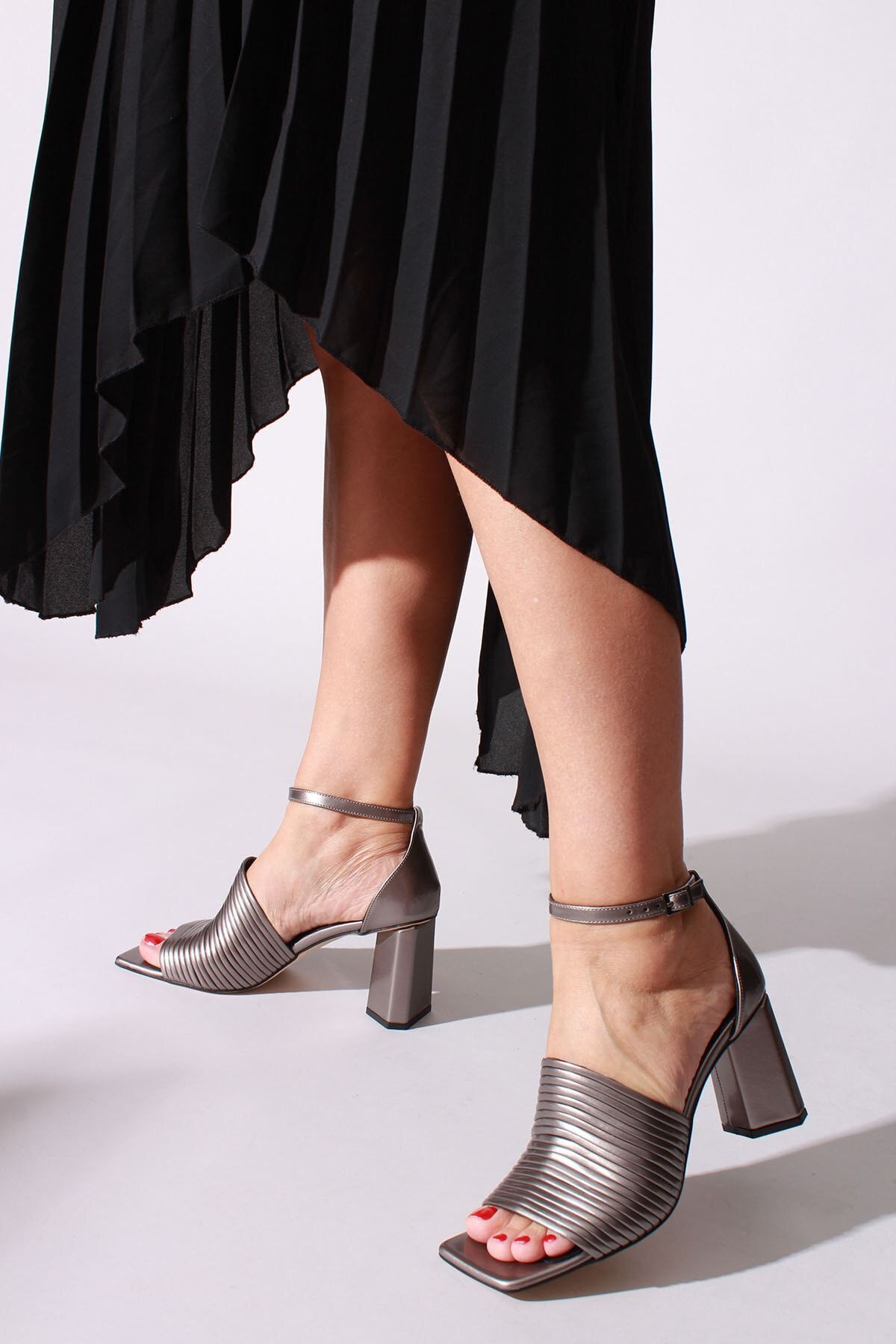 Rovigo Platin Rugan Kadın Topuklu Ayakkabı