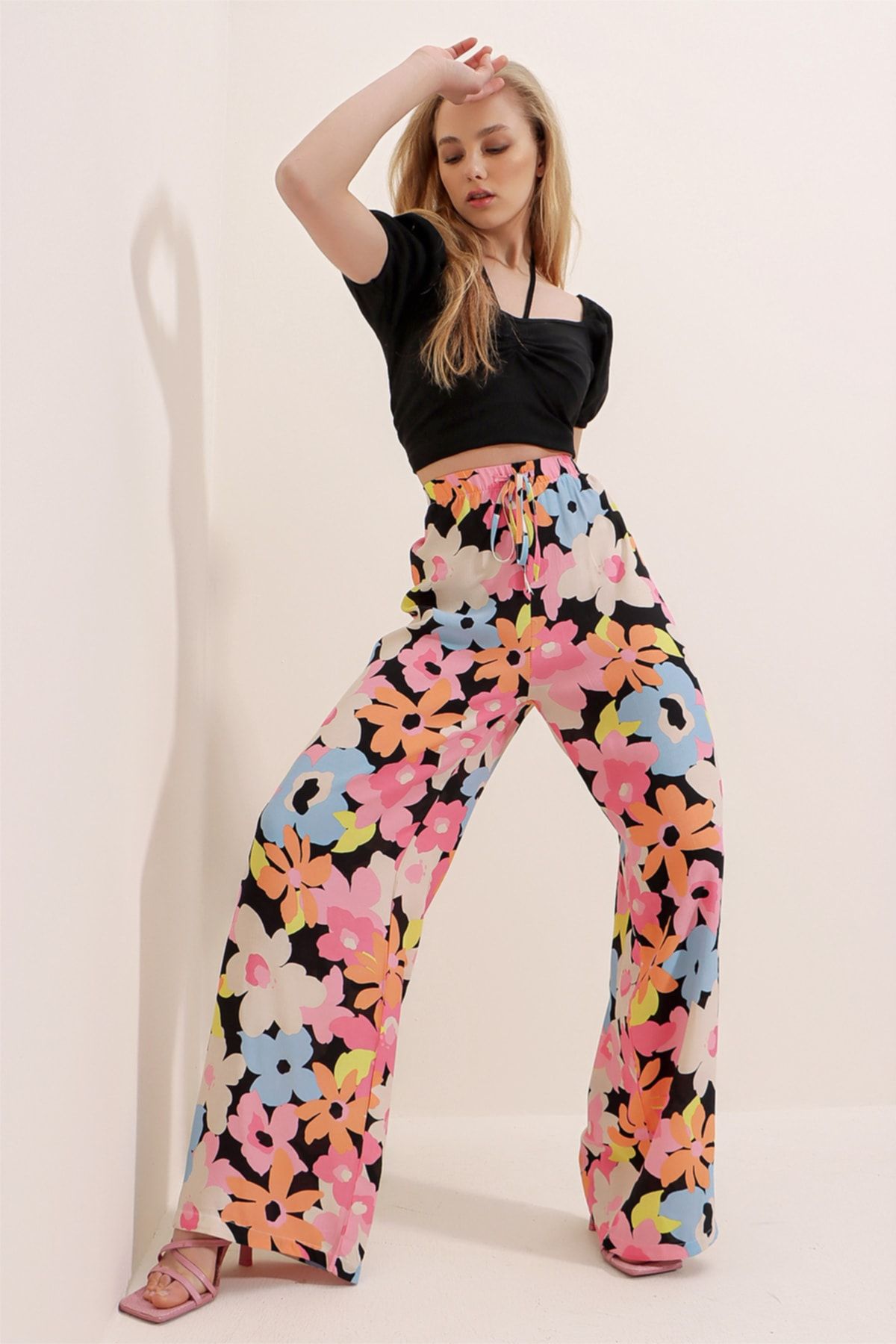 Trend Alaçatı Stili Kadın Mix Desenli Rahat Kesim Pantolon ALC-X6016