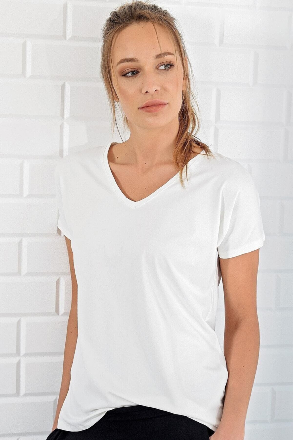 Ece Kadın Beyaz Viskon Karışımlı V Yaka Basic Örme T-shirt