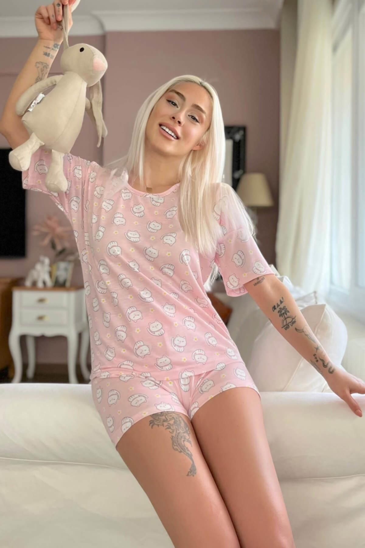 Pijamaevi Kadın Pembe Kedi Desenli Örme Kısa Kol Şortlu Pijama Takımı