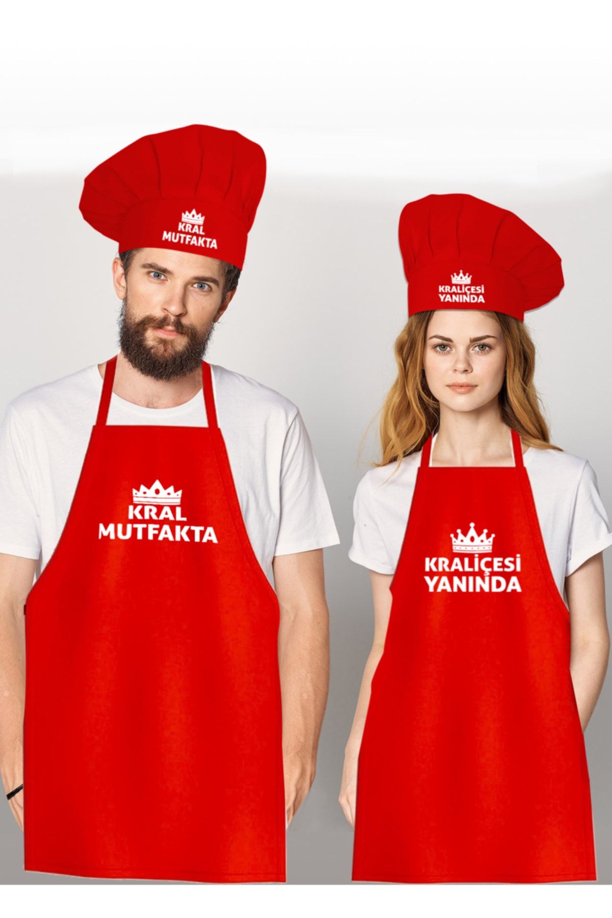enmalife 2li Kırmızı Mutfak Önlüğü Ve Aşçı Şapkası - Kral Mutfakta - Kraliçesi Yanında Baskılı