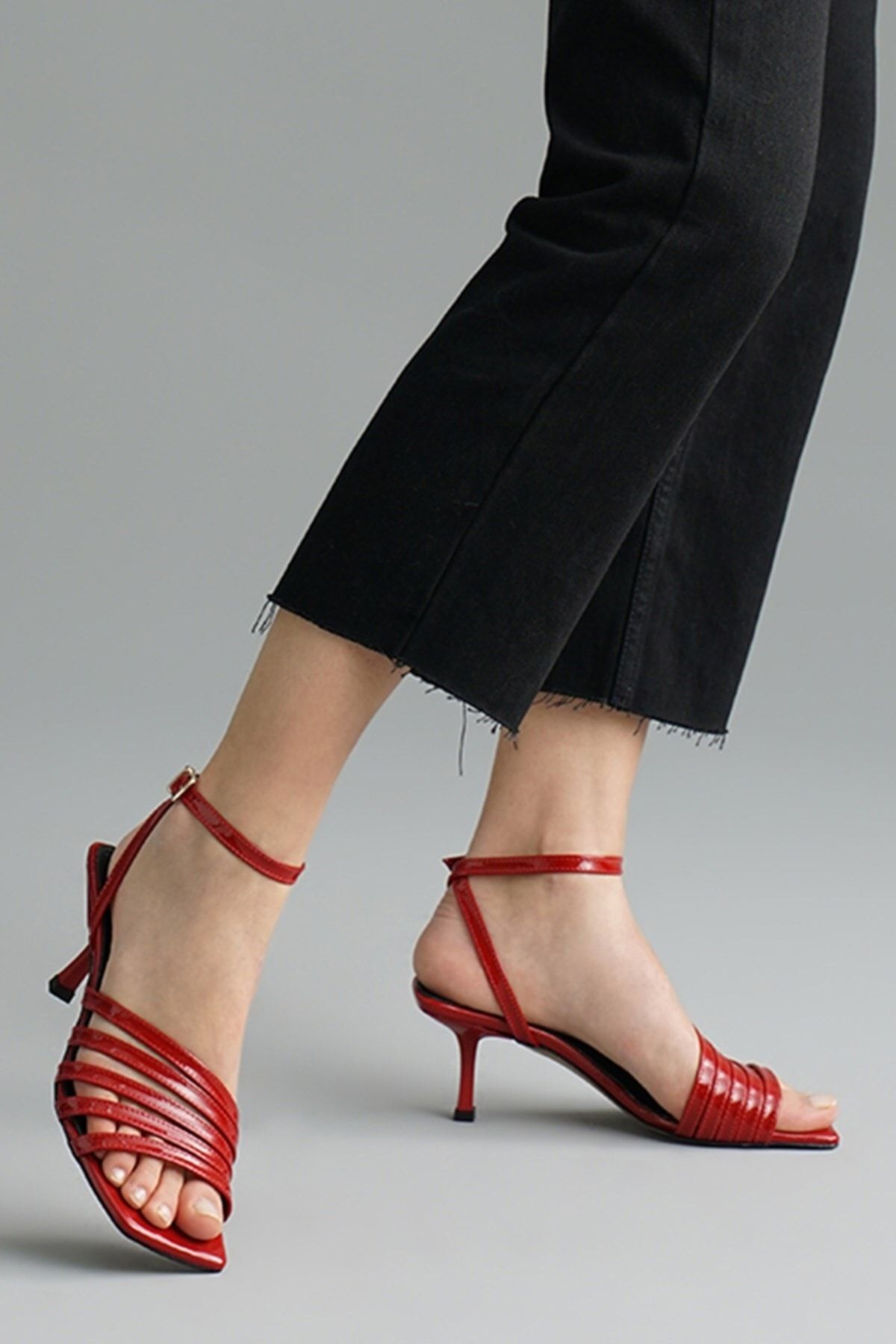 Mio Gusto Isabella Kırmızı Renk Rugan Kadın Topuklu Sandalet Ayakkabı