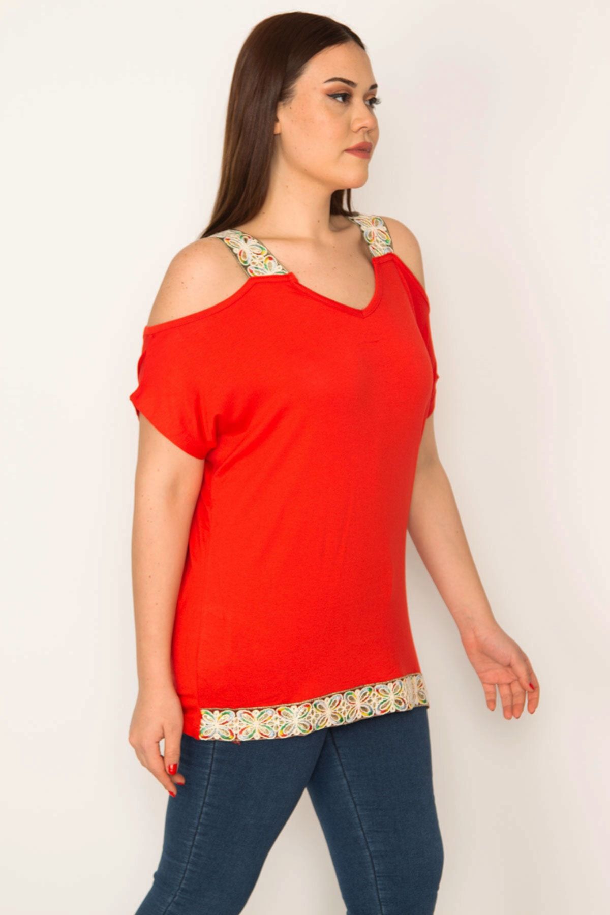 Şans Kadın Büyük Beden Kırmızı Omuz Dekolteli Askı Ve Etek Ucu Payet Dantel Detaylı Bluz 65n22701