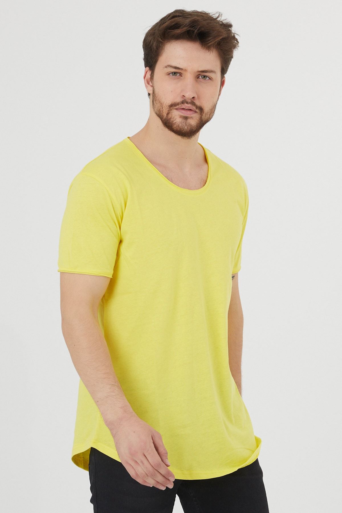 Tarz Cool Erkek Sarı Kısa Kol Salaş T-shirt